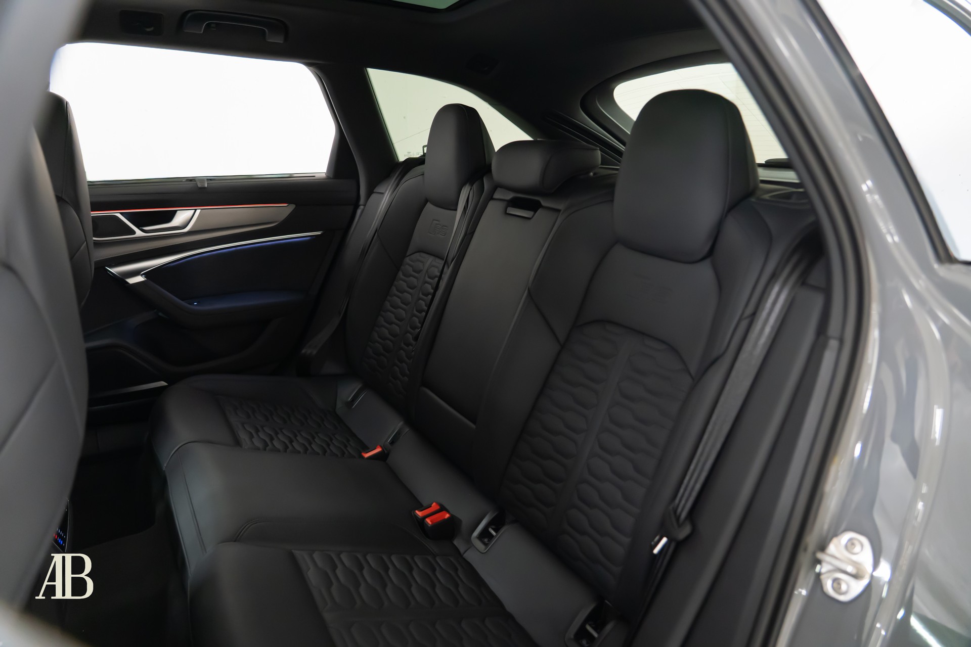 AUDI RS6 Avant 4.0 V8 TFSI performance quattro T-Tronic - CH-Fahrzeug-image-14