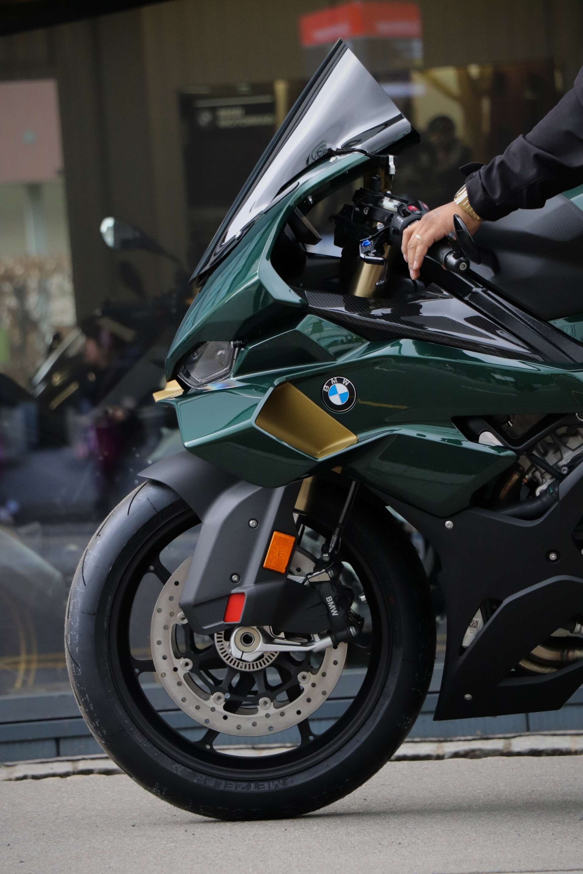 BMW S 1000 RR-showroom-element-2