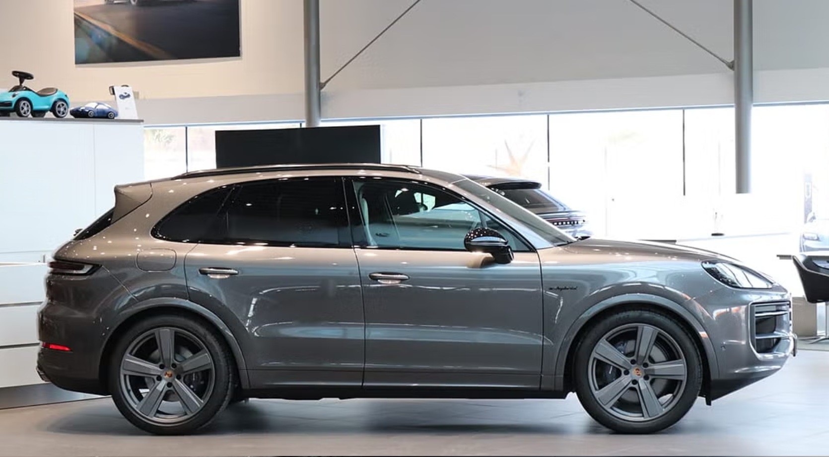 PORSCHE Cayenne E-Hybrid Tiptronic-image-1