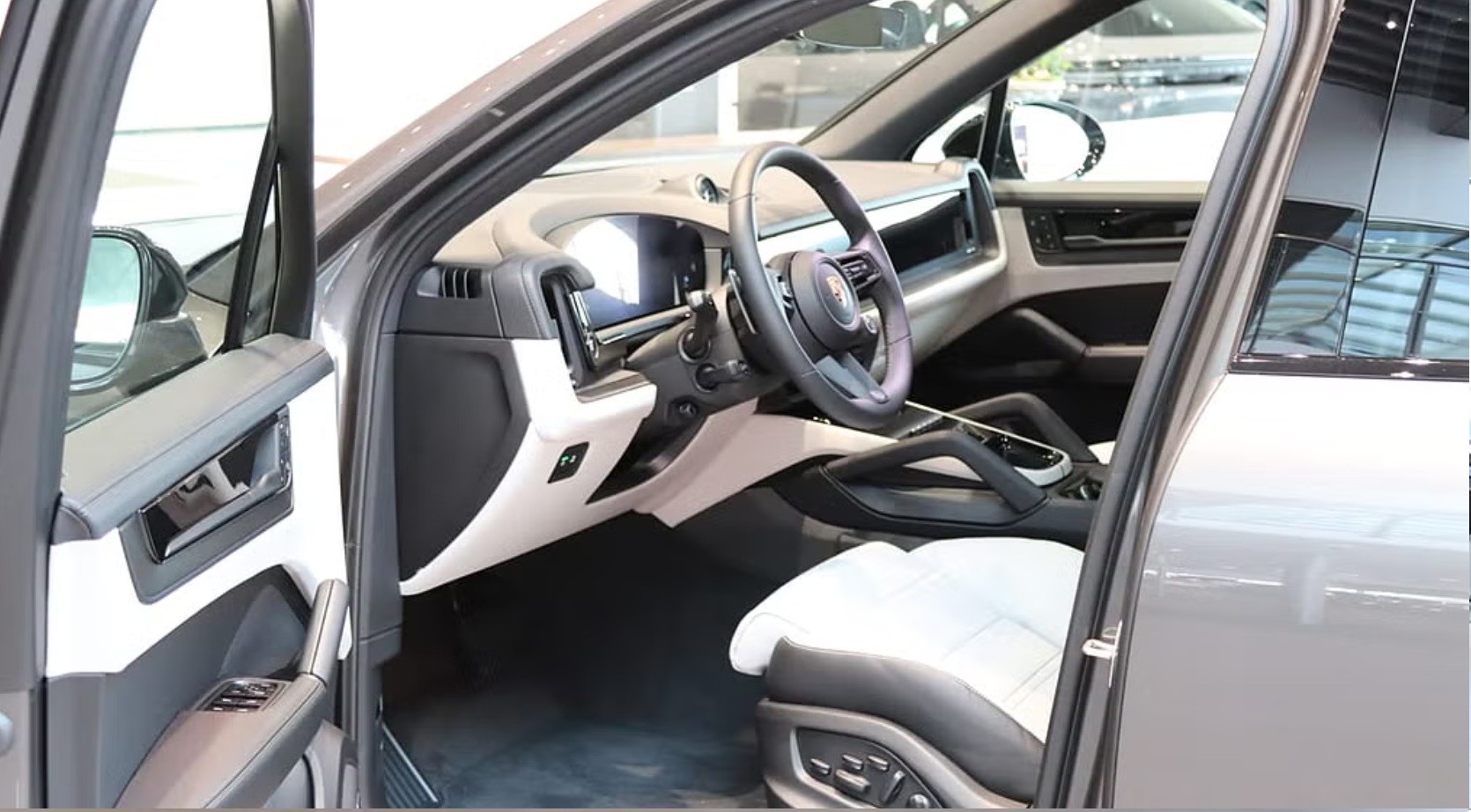 PORSCHE Cayenne E-Hybrid Tiptronic-image-5
