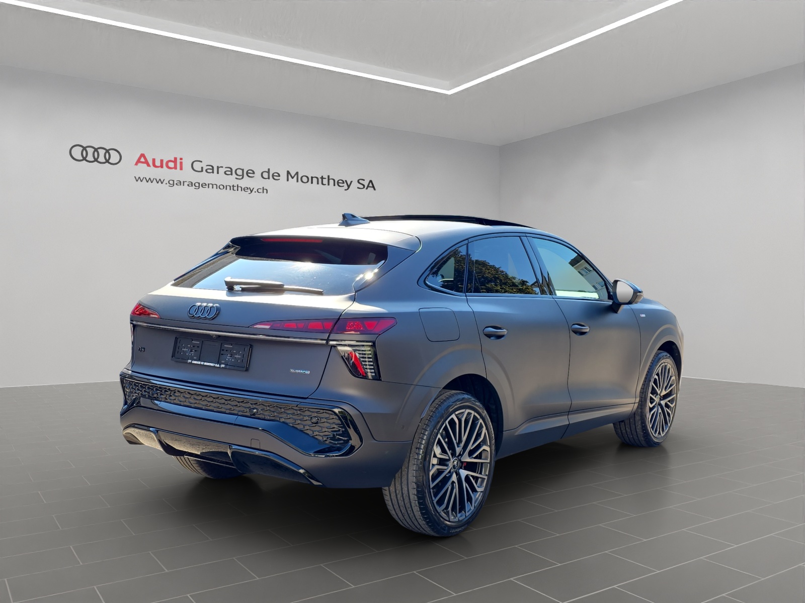 AUDI Q3 Sportback TFSI quattro 195 kW S tronic-image-2