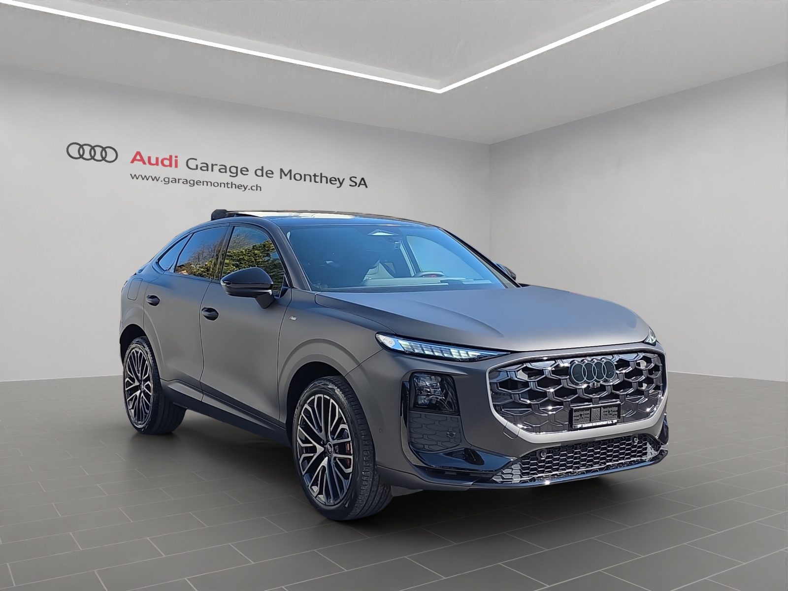 AUDI Q3 Sportback TFSI quattro 195 kW S tronic-image-1