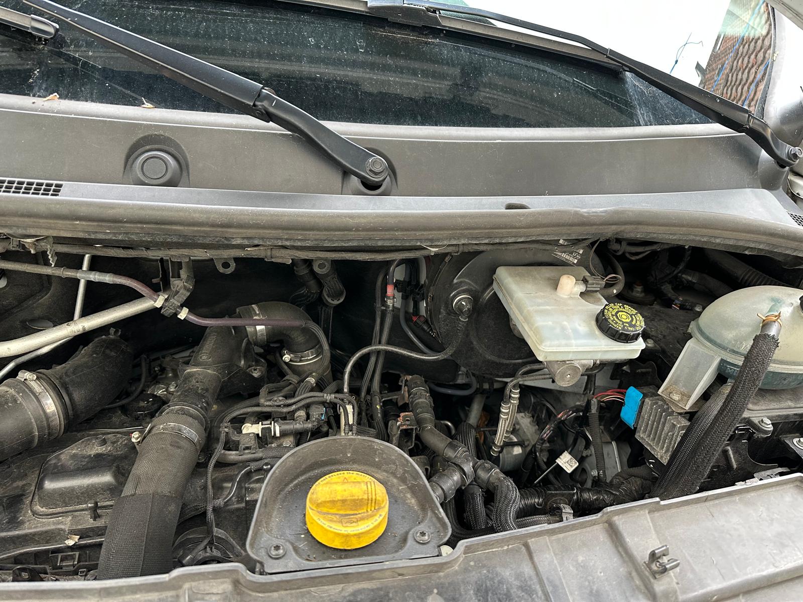 NISSAN Interstar dCi 180 3.5 L3H2 Tekna-image-8