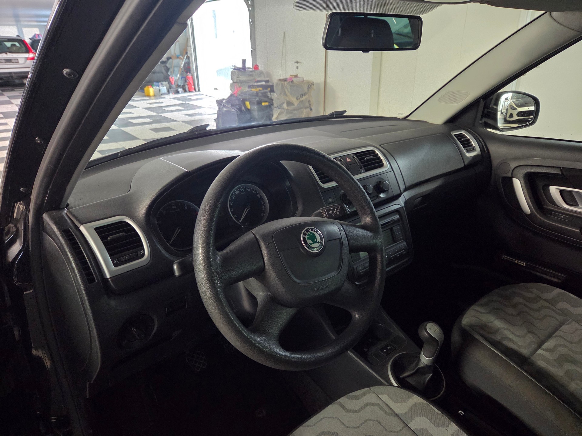 SKODA Fabia 1.2 Entry-image-9