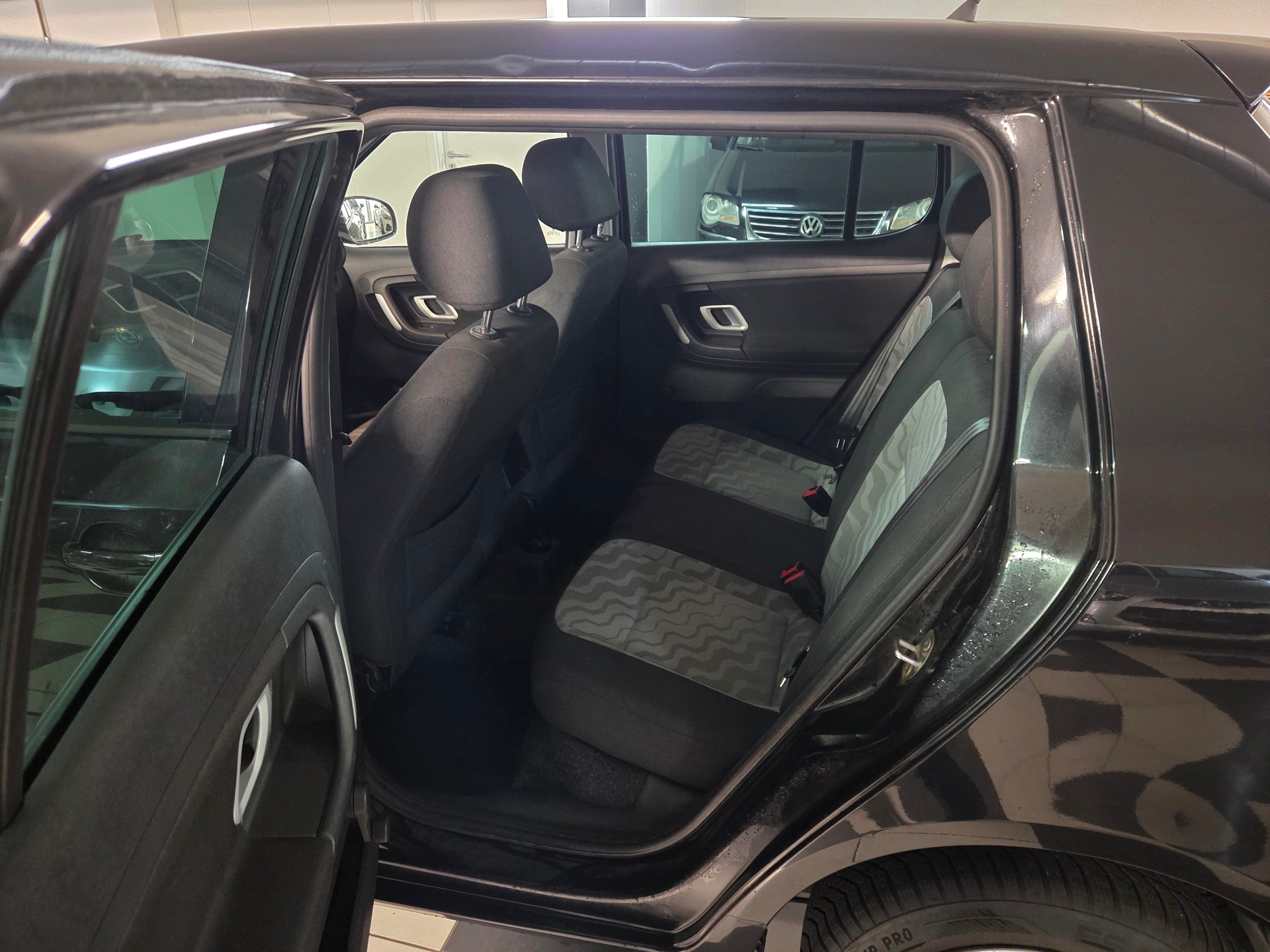 SKODA Fabia 1.2 Entry-image-10
