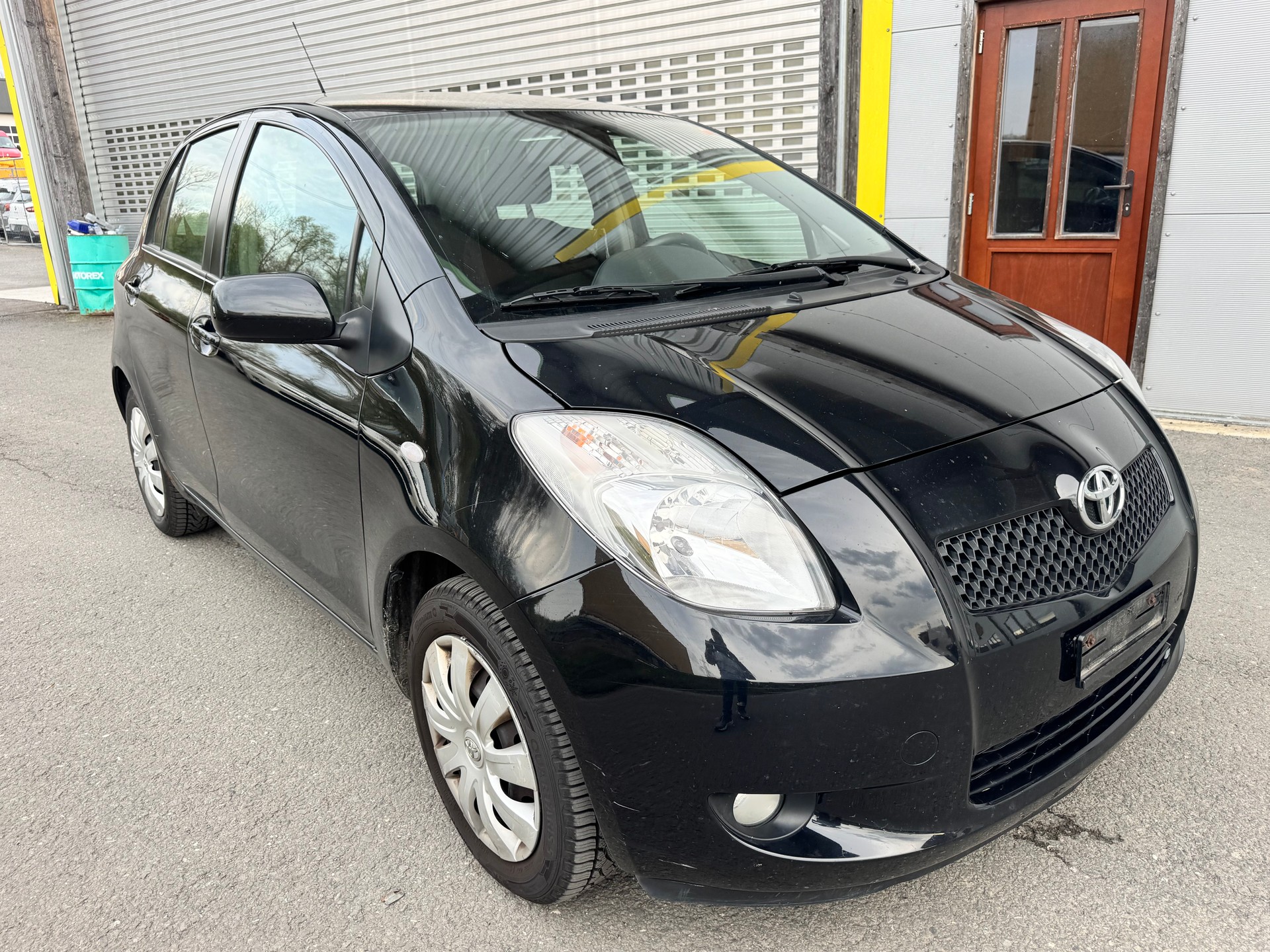 TOYOTA Yaris 1.3 City-image-0