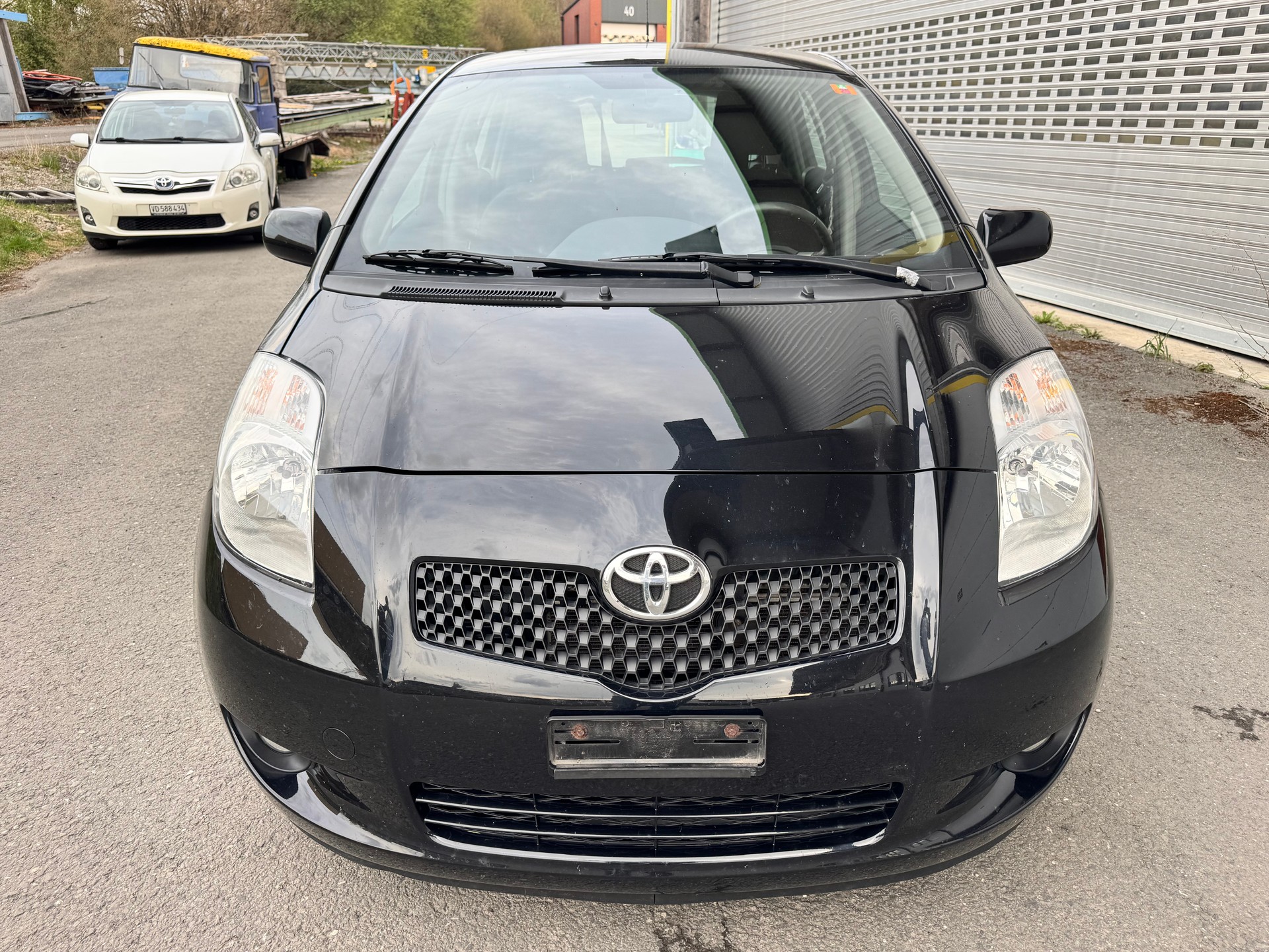 TOYOTA Yaris 1.3 City-image-1