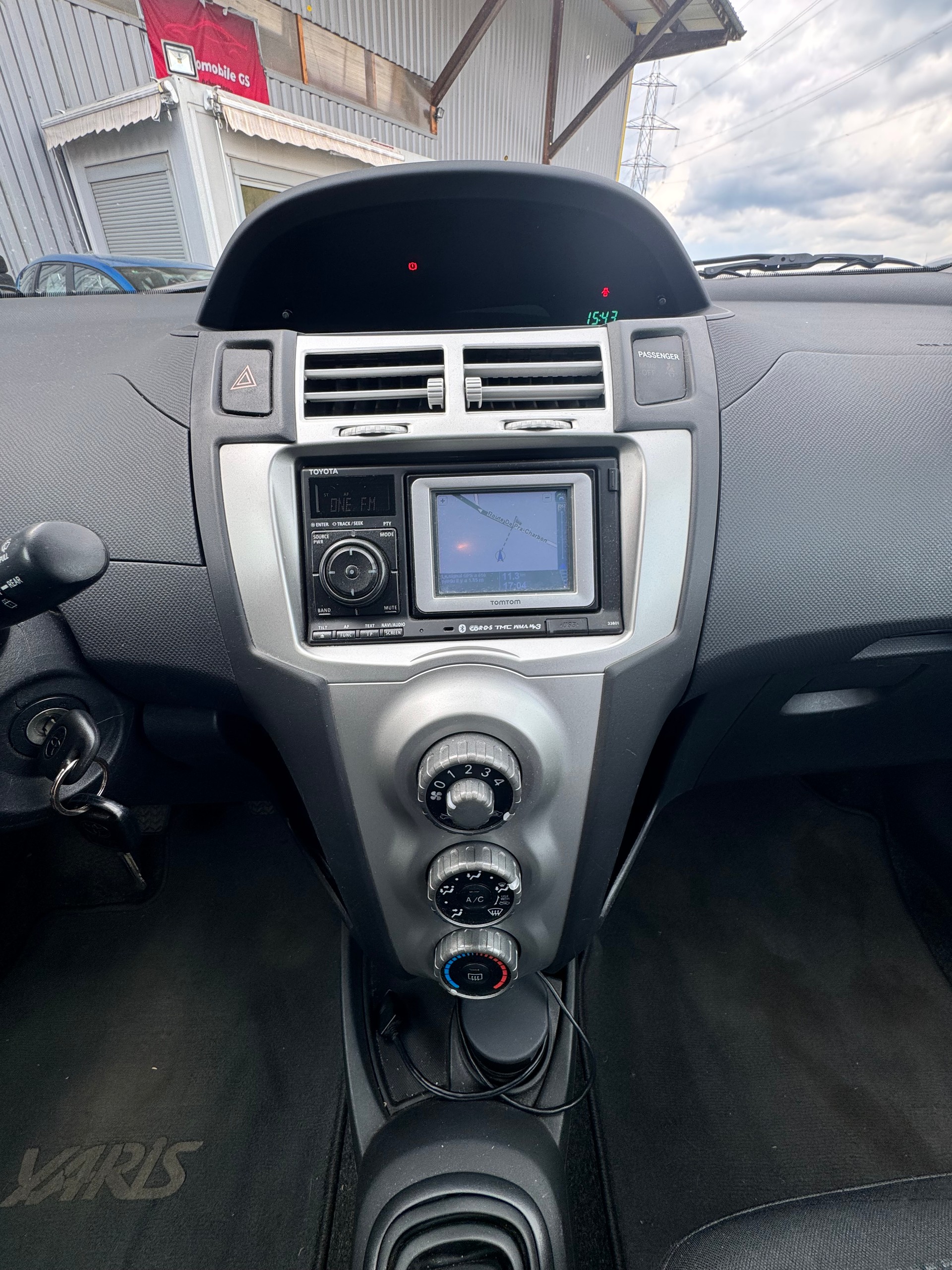 TOYOTA Yaris 1.3 City-image-7