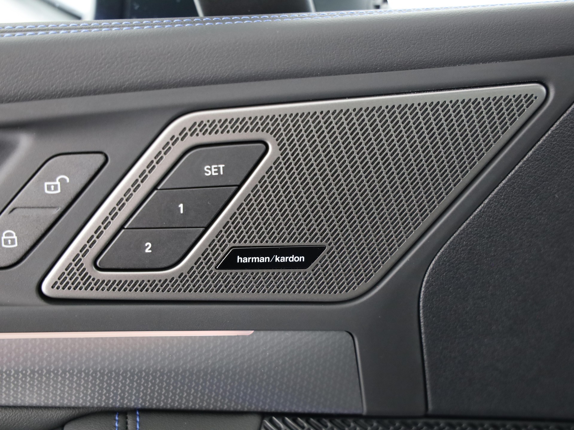 BMW 230e xDrive paddles Active Tourer-image-10