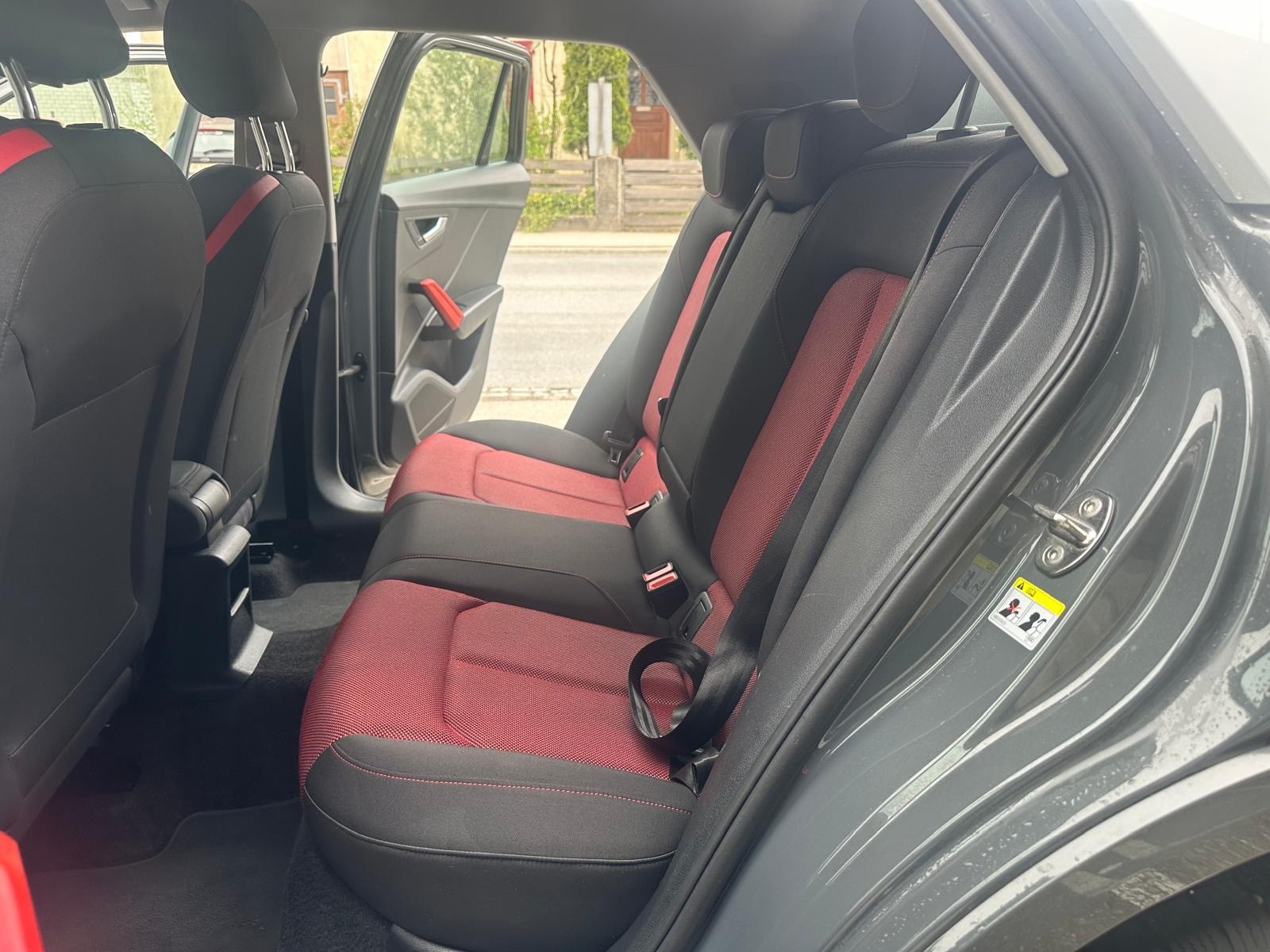 AUDI Q2 1.4 TFSI sport S-tronic-image-10