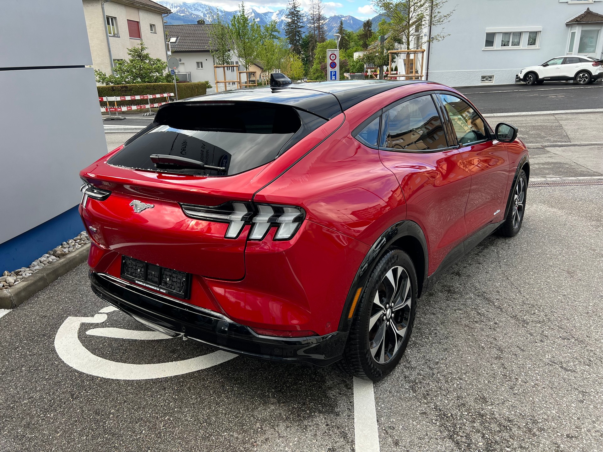FORD Mustang MACH-E AWD 72.6 kWh-image-1