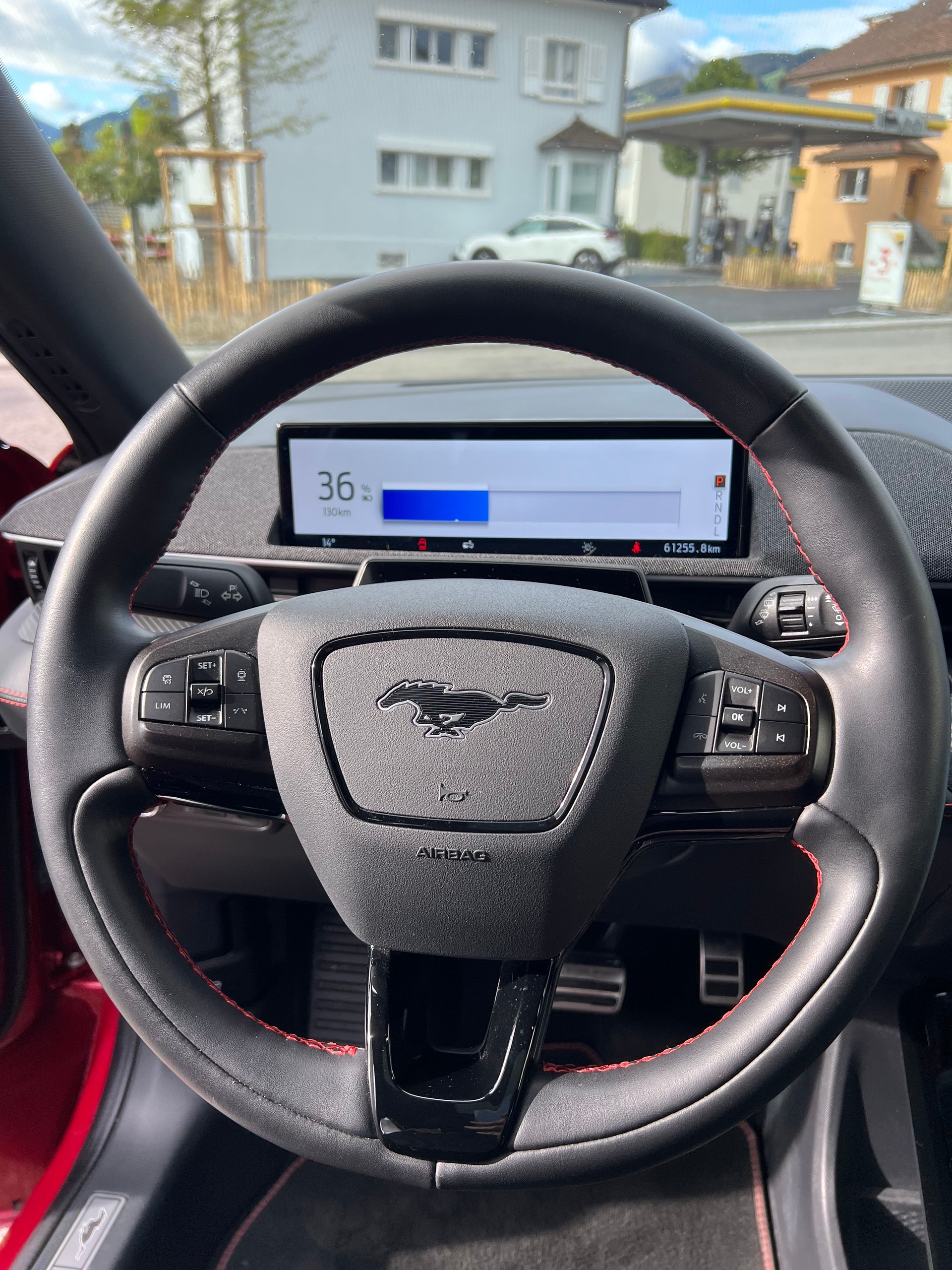 FORD Mustang MACH-E AWD 72.6 kWh-image-6