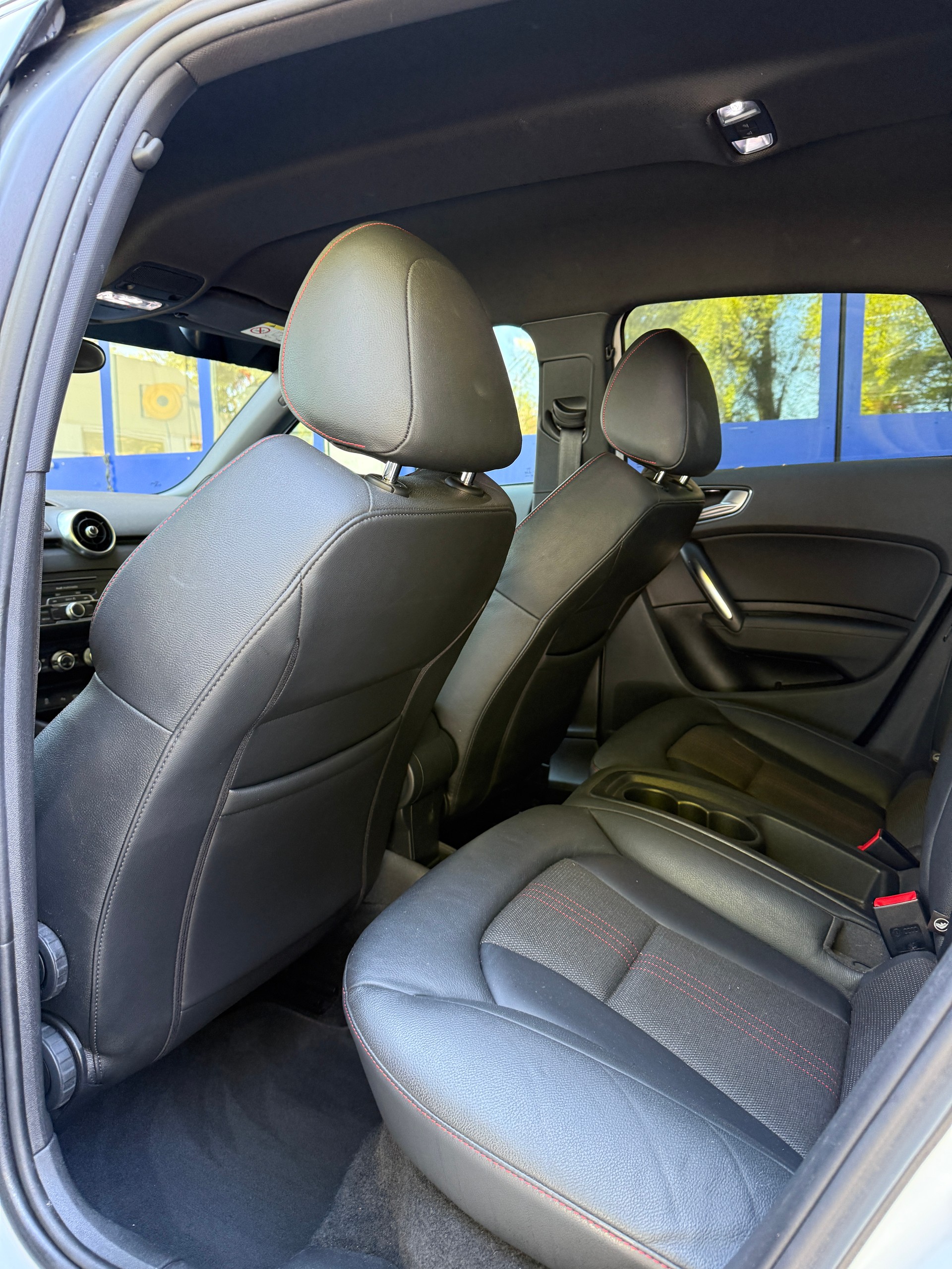 AUDI S1 Sportback 2.0 TFSI Sport quattro-image-5