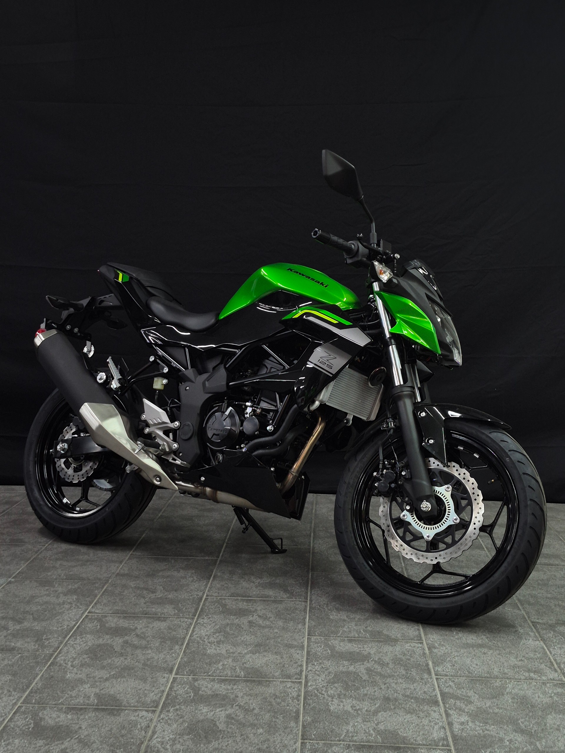 KAWASAKI Z 125-image-6