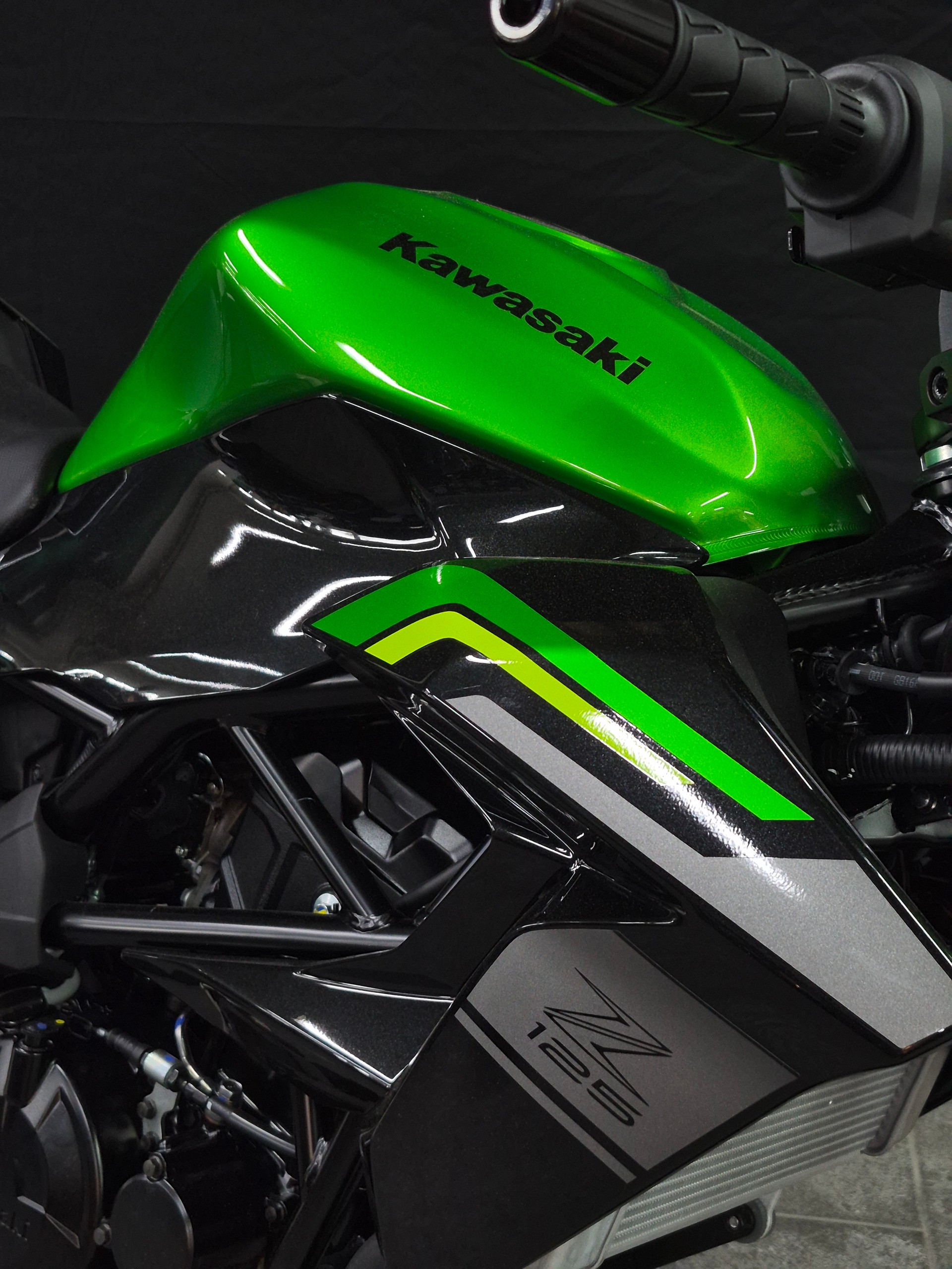 KAWASAKI Z 125-image-8