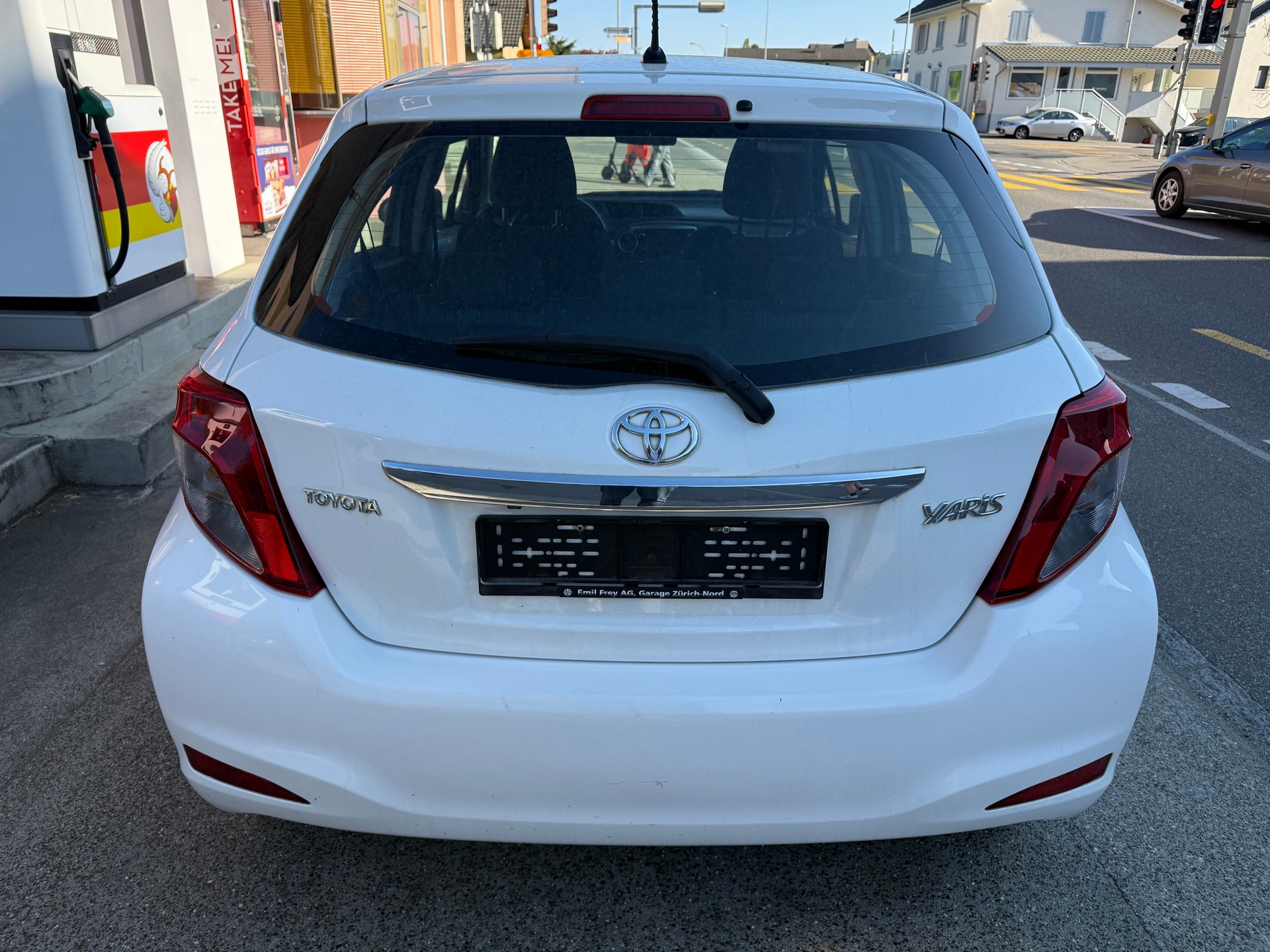 TOYOTA Yaris 1.33 Sol-image-4