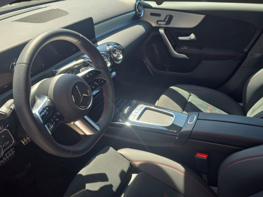 MERCEDES-BENZ A 200 7G-DCT-image-6