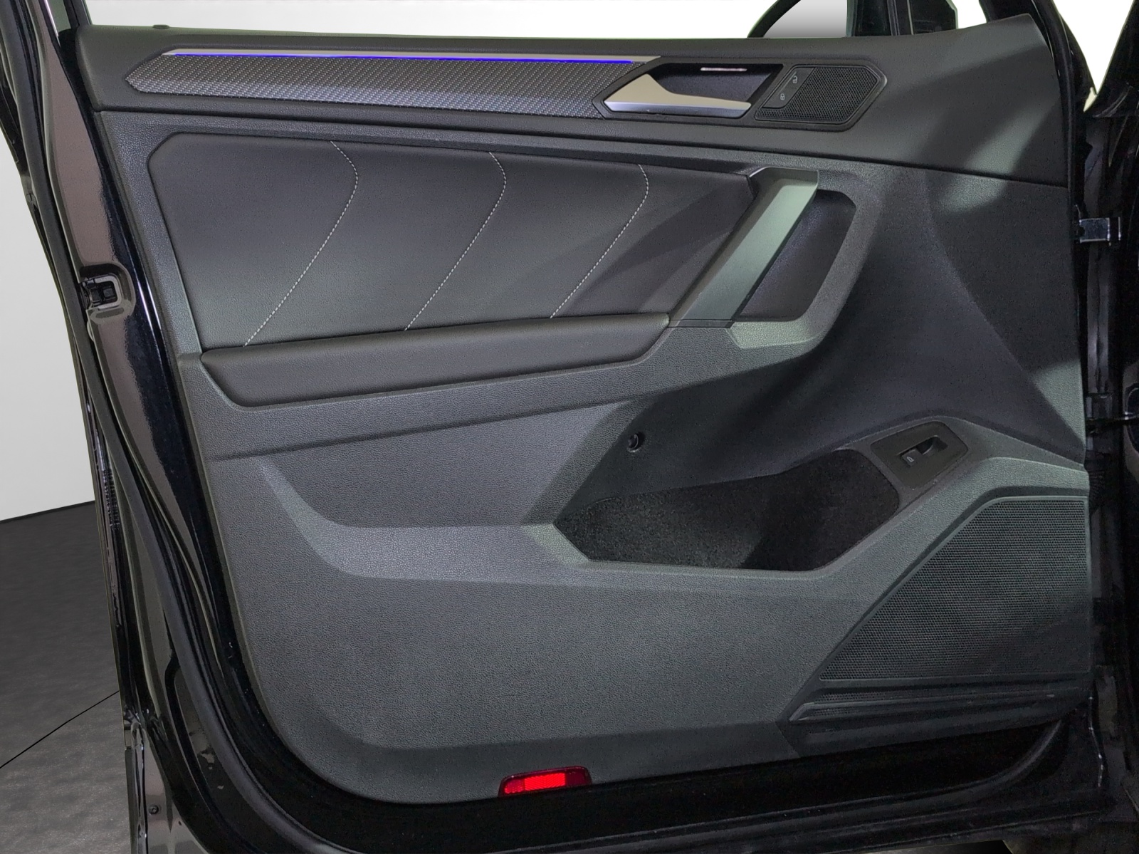 VW Tiguan 2.0TSI R-Line 4Motion DSG-image-9