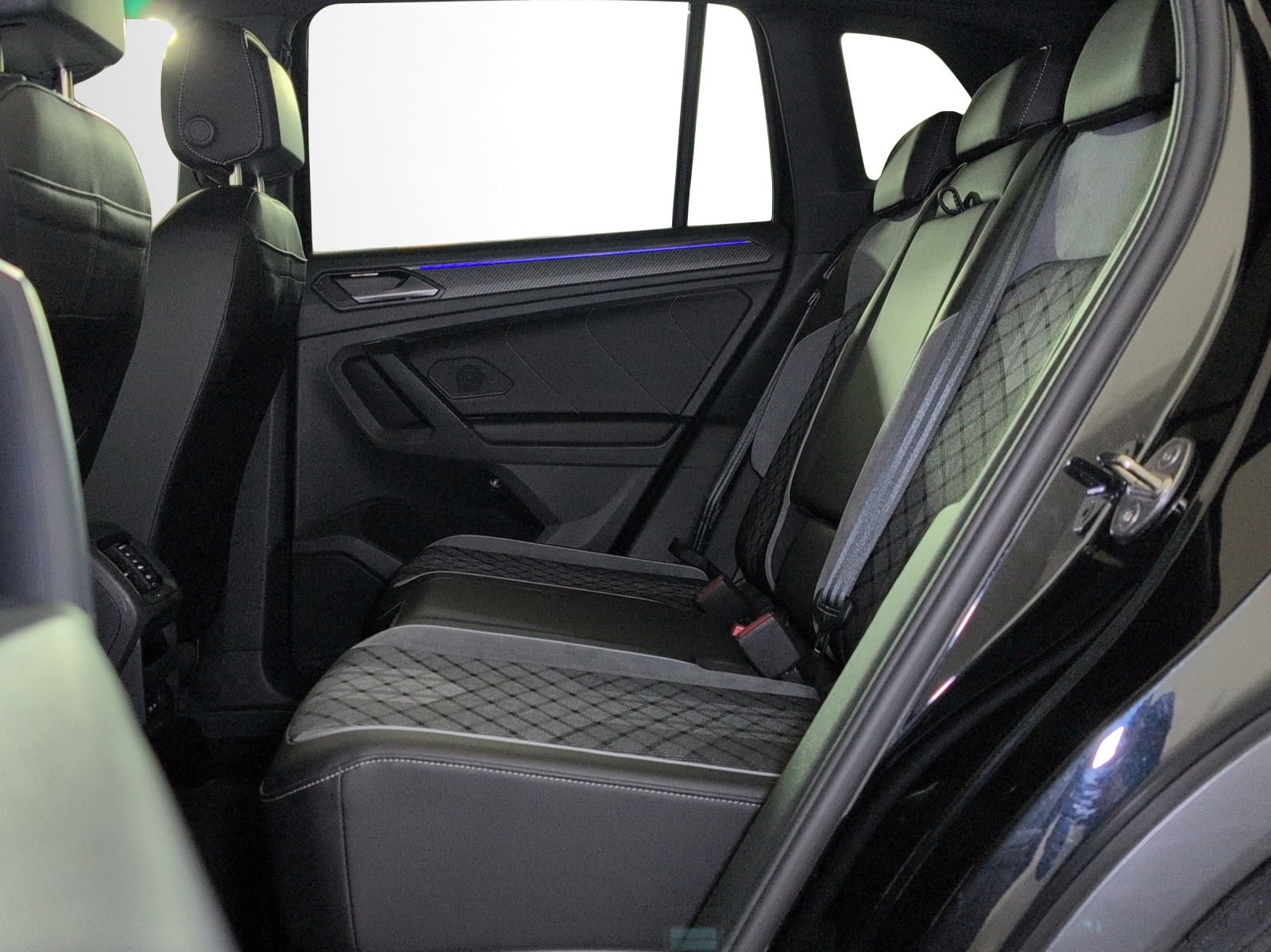 VW Tiguan 2.0TSI R-Line 4Motion DSG-image-7
