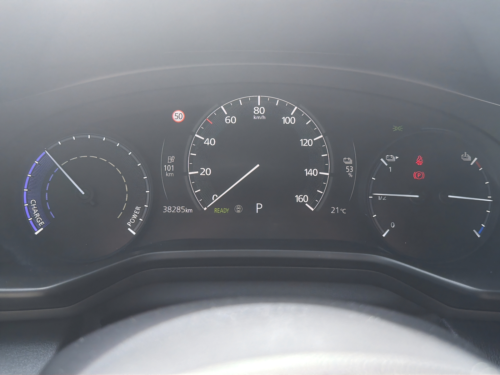 MAZDA MX-30 e-Skyactiv Revolution-image-9