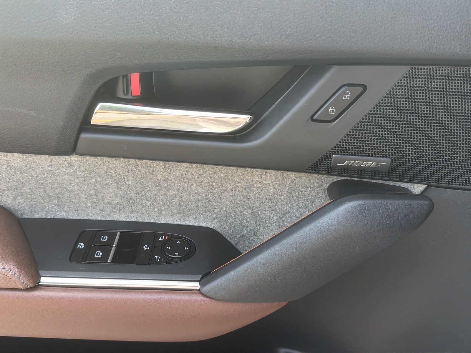 MAZDA MX-30 e-Skyactiv Revolution-image-14