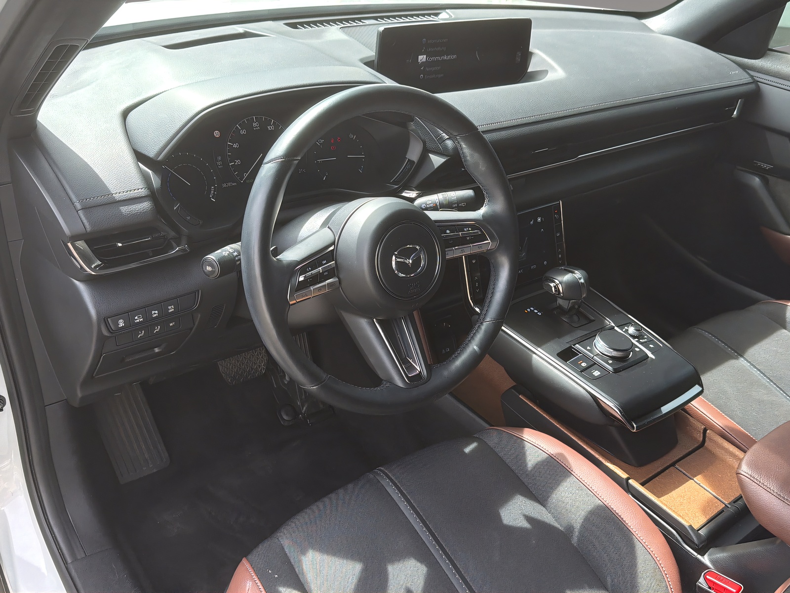 MAZDA MX-30 e-Skyactiv Revolution-image-7