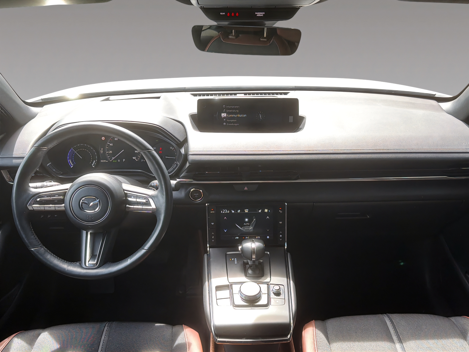 MAZDA MX-30 e-Skyactiv Revolution-image-8