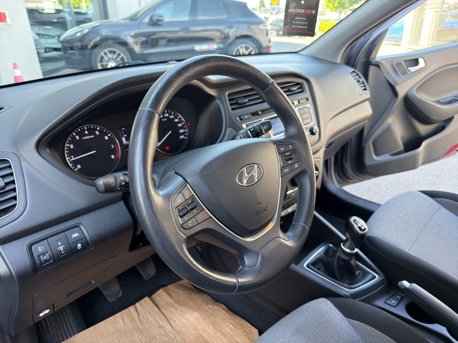 HYUNDAI i20 1.0 T-GDi Amplia-image-21