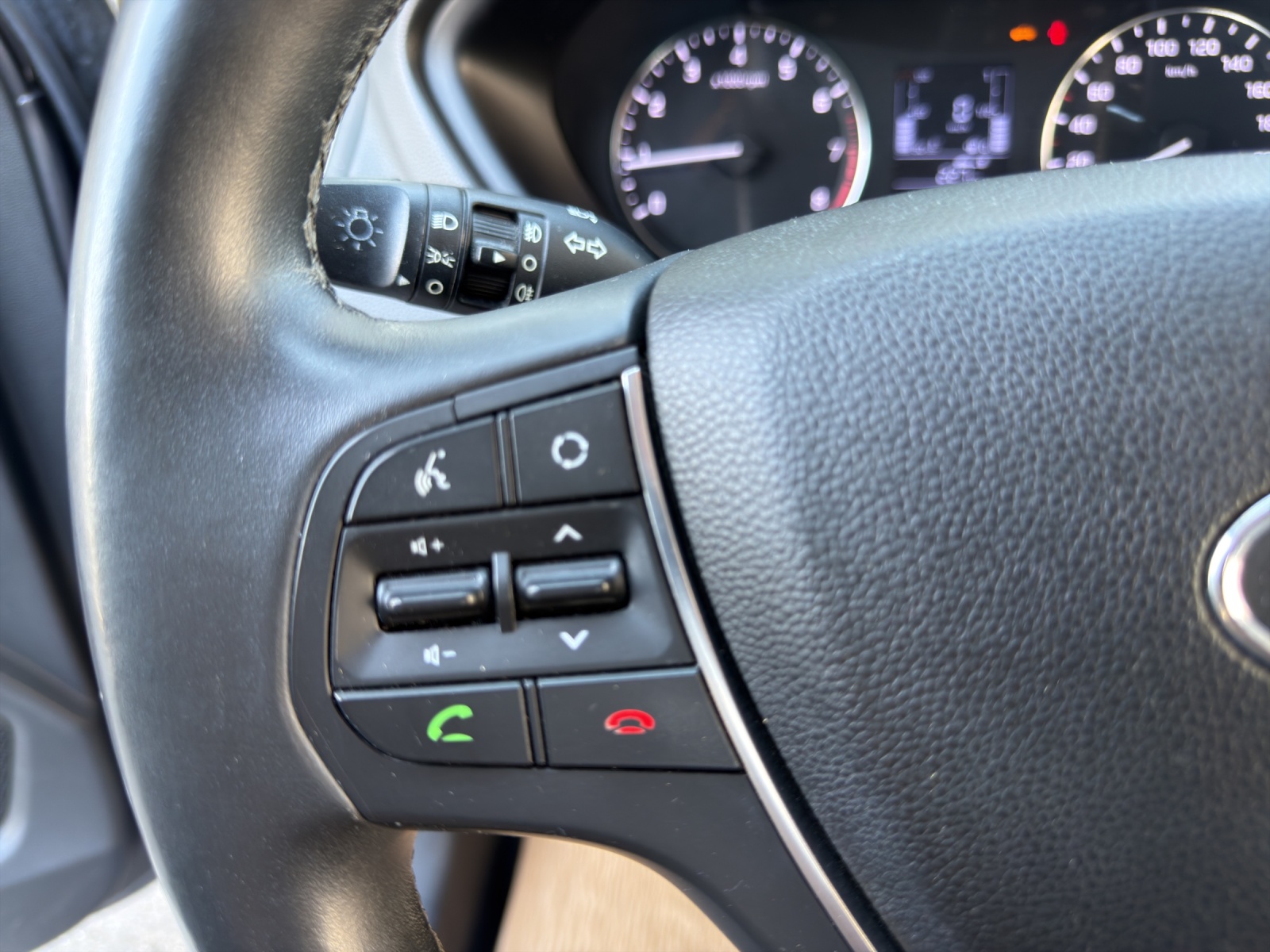 HYUNDAI i20 1.0 T-GDi Amplia-image-25