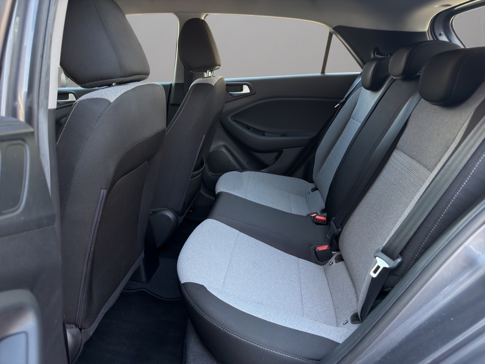 HYUNDAI i20 1.0 T-GDi Amplia-image-12