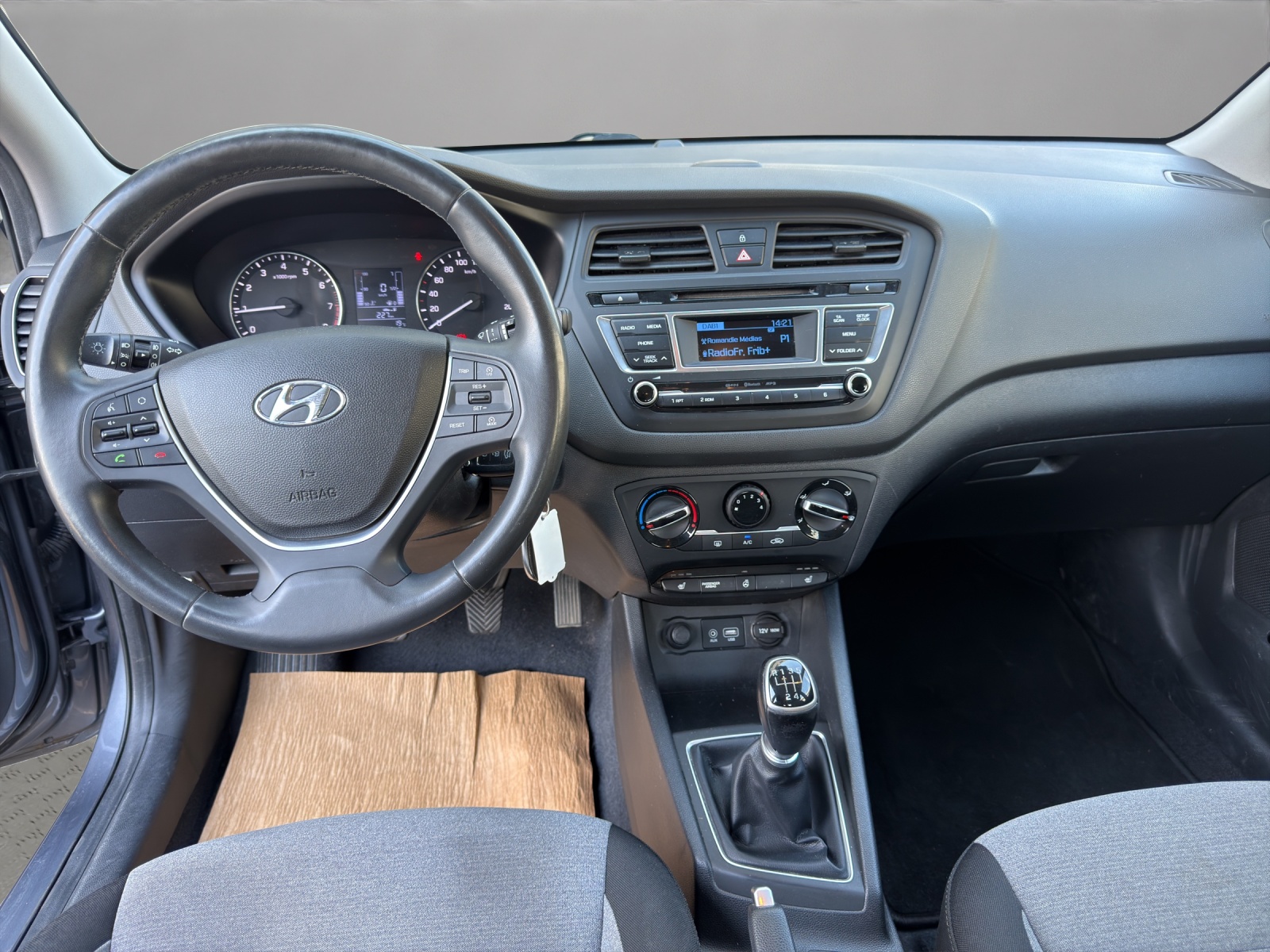 HYUNDAI i20 1.0 T-GDi Amplia-image-13