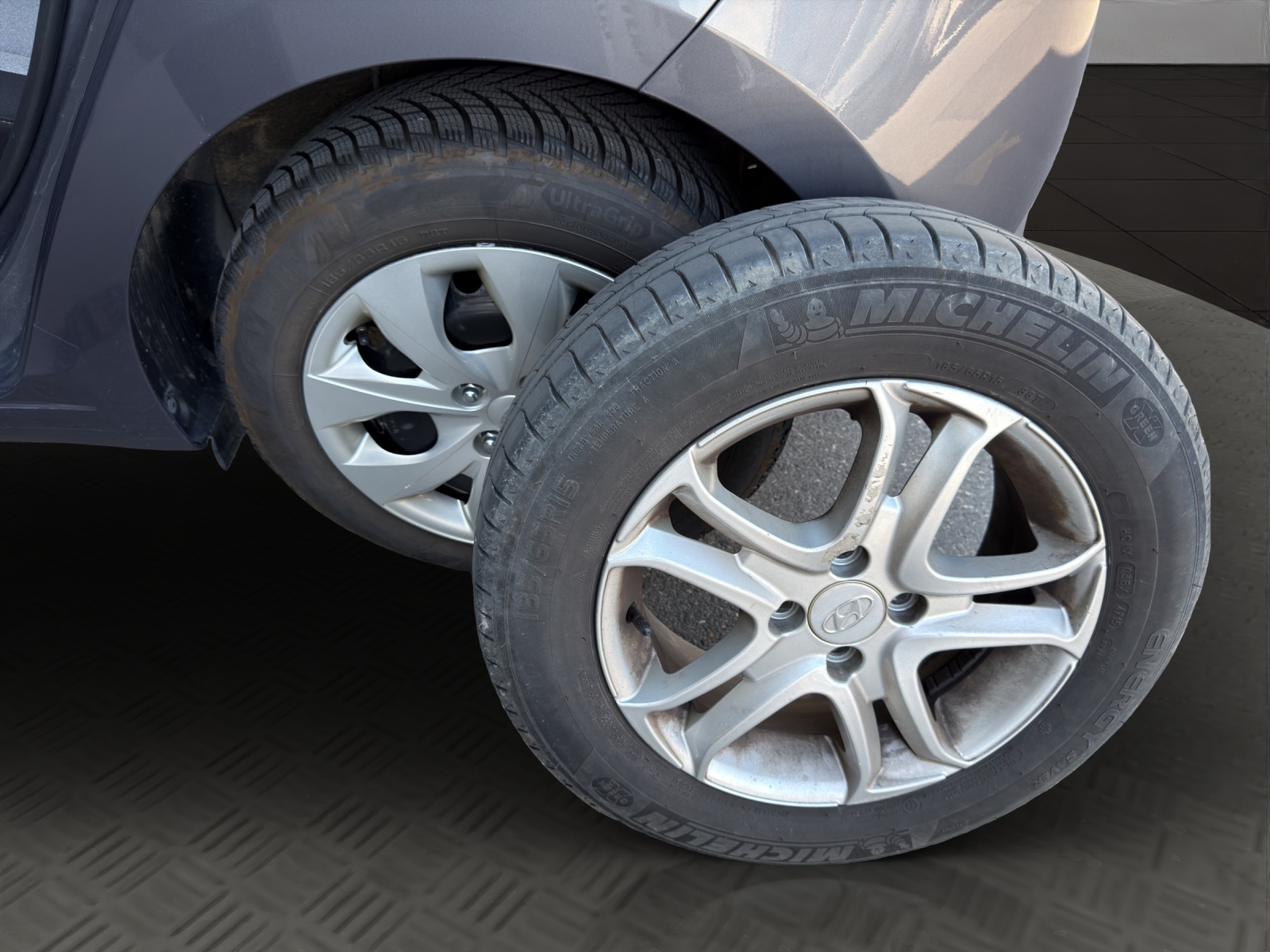 HYUNDAI i20 1.0 T-GDi Amplia-image-19