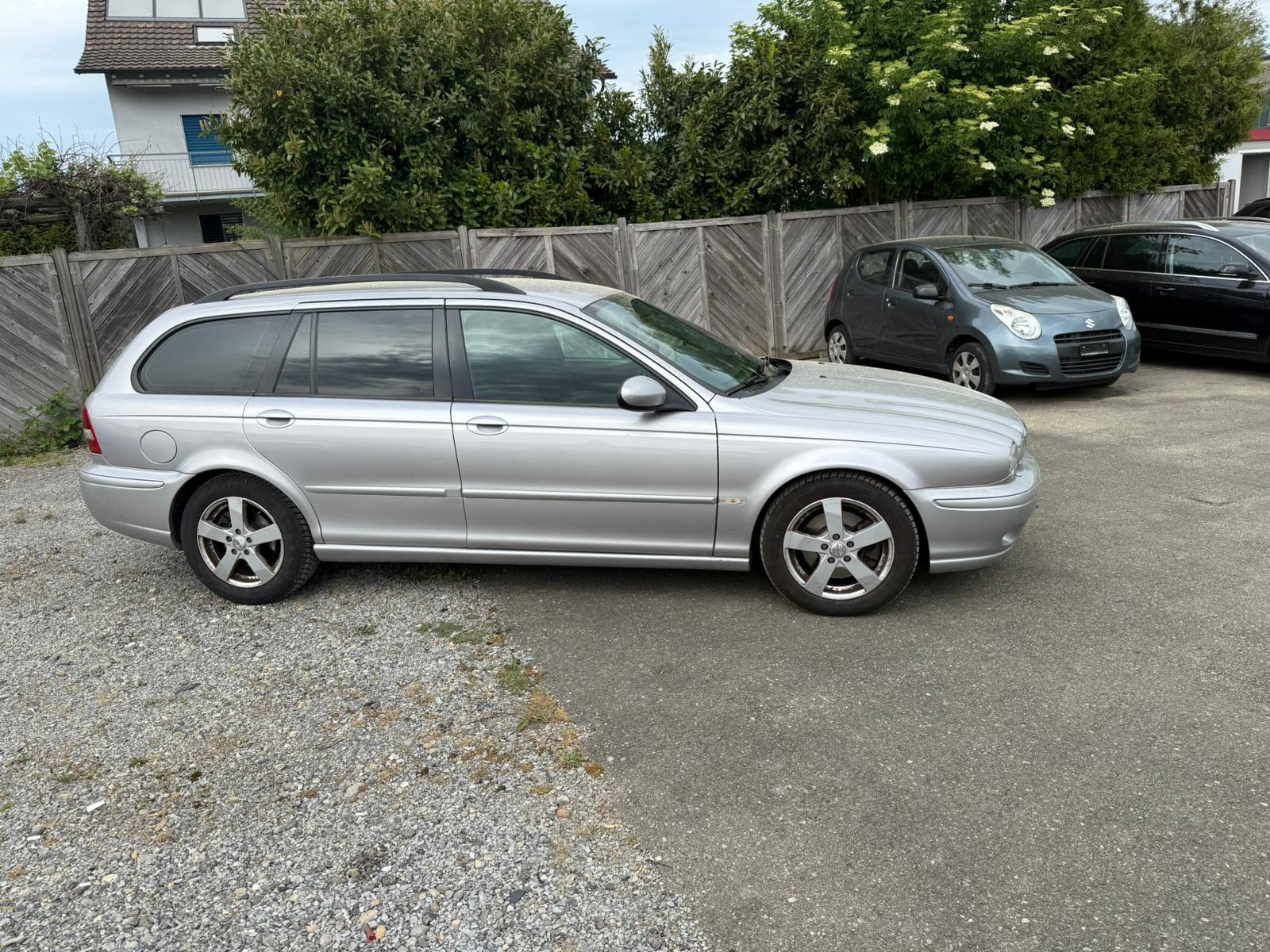 JAGUAR X-Type Estate 2.0D Classic-image-2