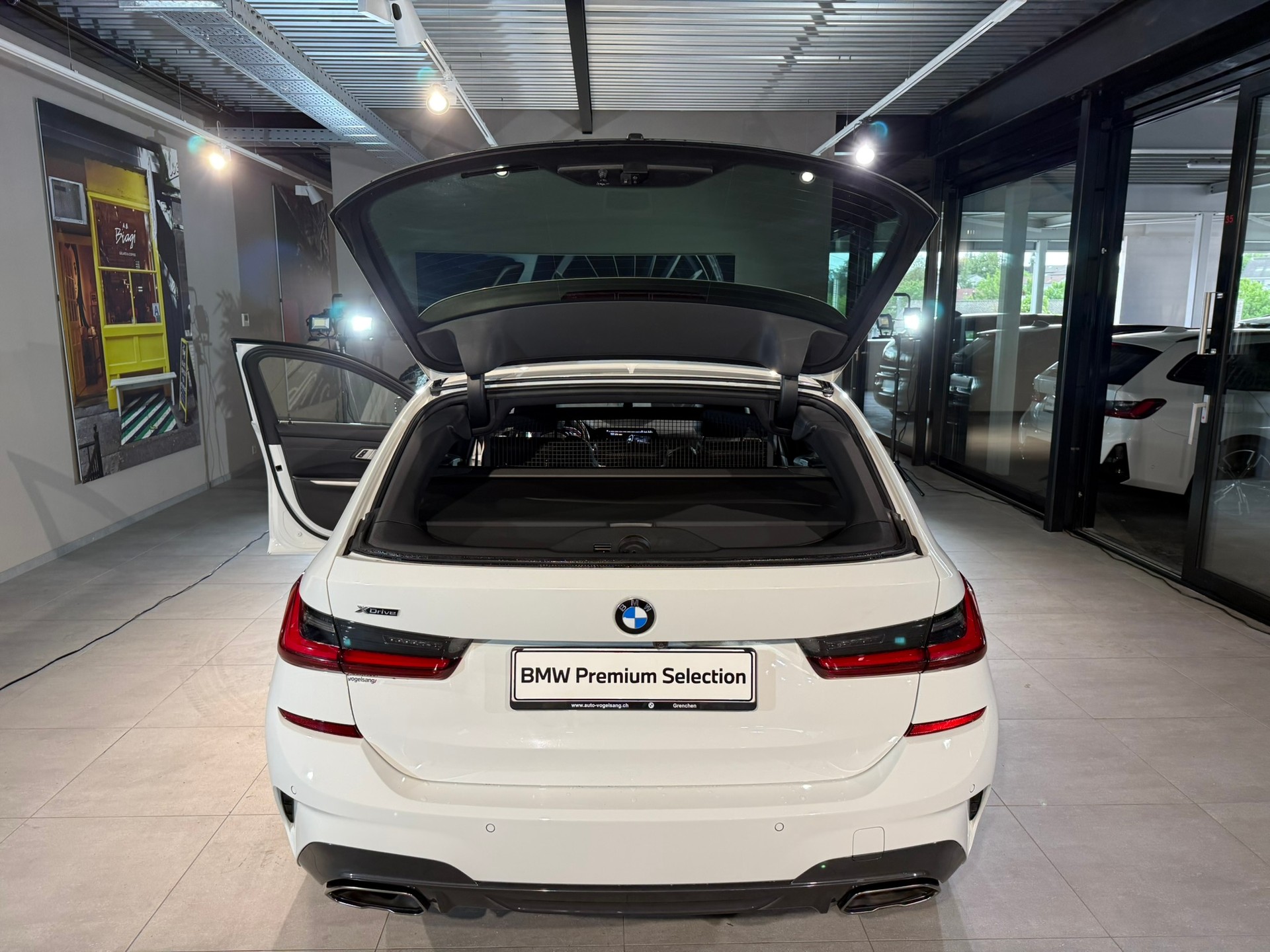 BMW M340d xDrive 48V Touring Steptronic Sport-image-14