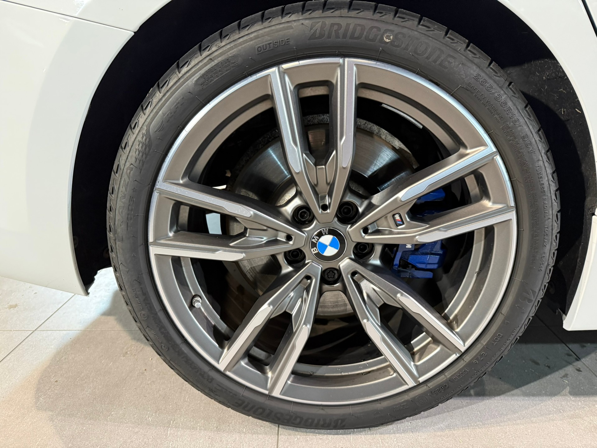 BMW M340d xDrive 48V Touring Steptronic Sport-image-9