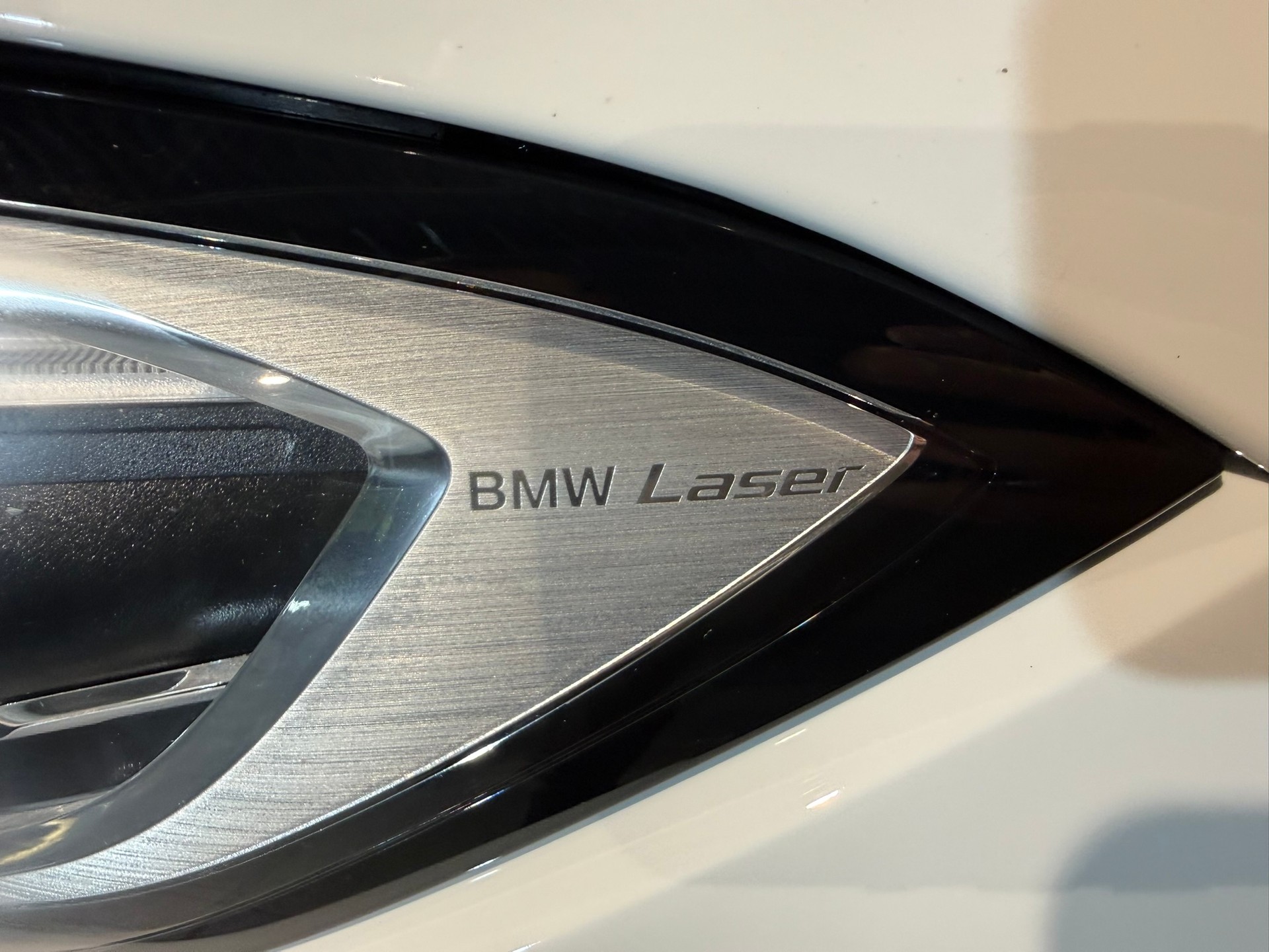 BMW M340d xDrive 48V Touring Steptronic Sport-image-30