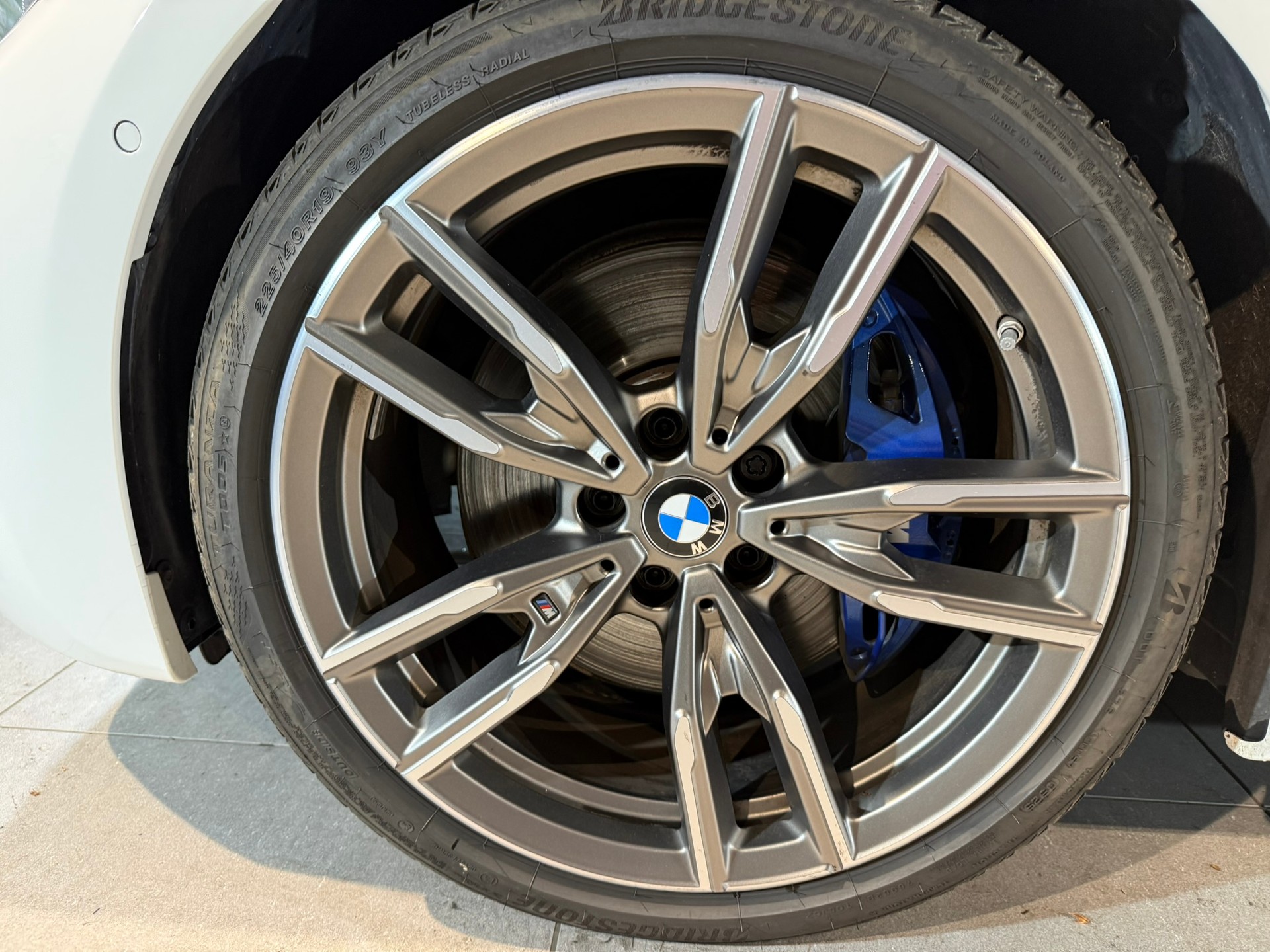 BMW M340d xDrive 48V Touring Steptronic Sport-image-11