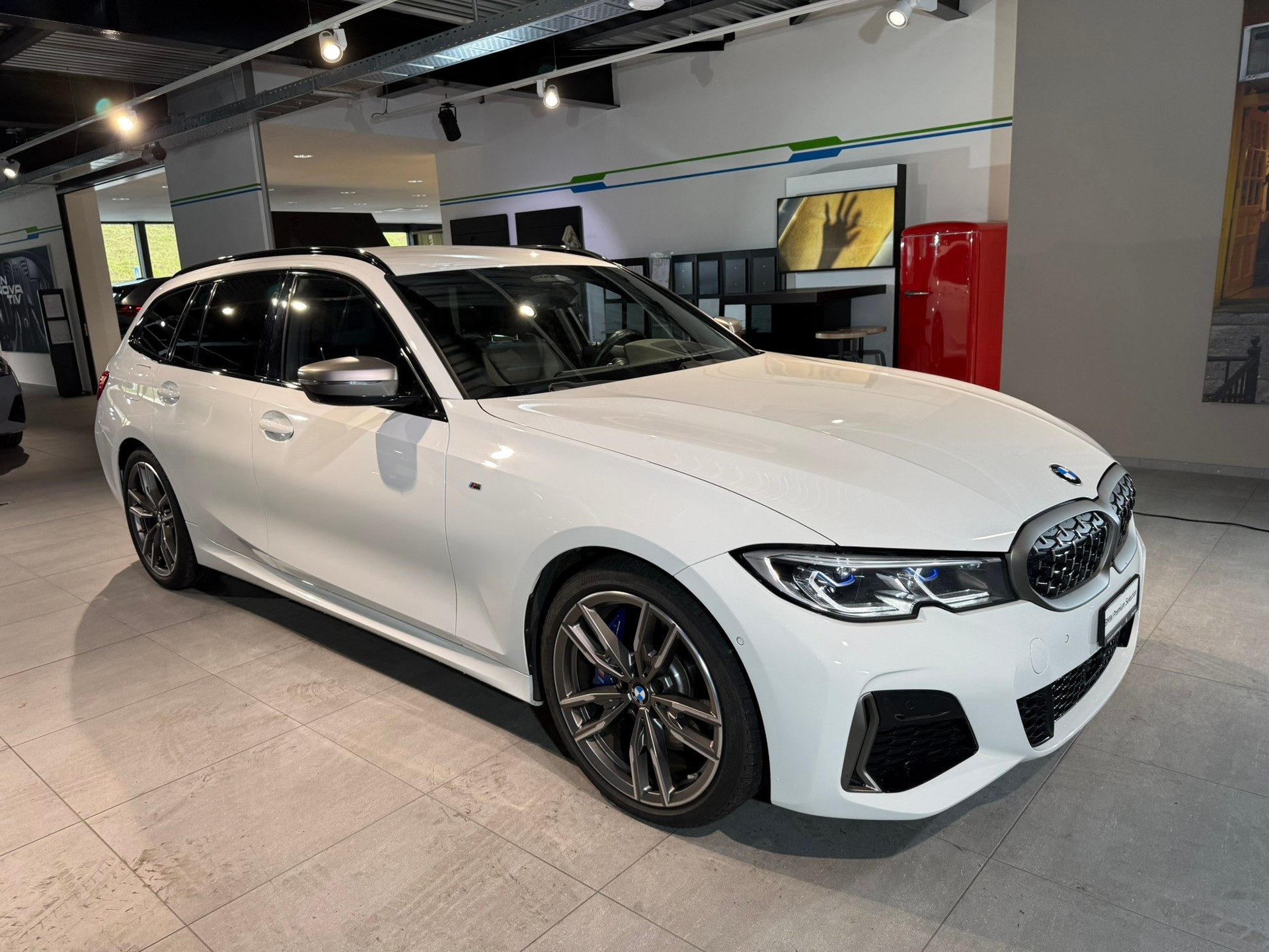 BMW M340d xDrive 48V Touring Steptronic Sport-image-0