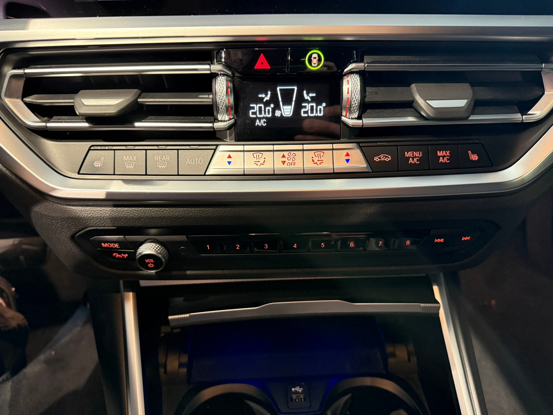 BMW M340d xDrive 48V Touring Steptronic Sport-image-28