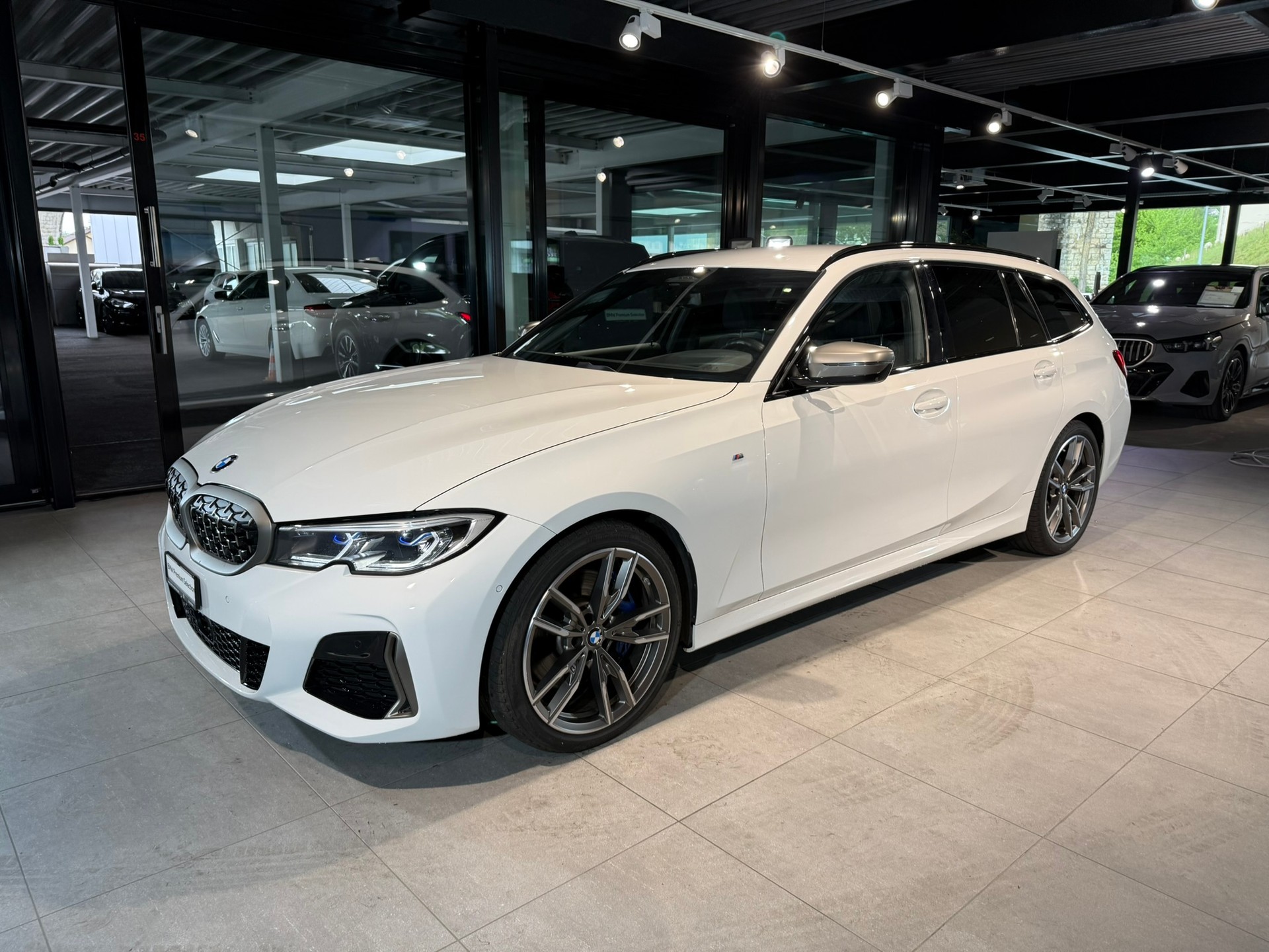 BMW M340d xDrive 48V Touring Steptronic Sport-image-2