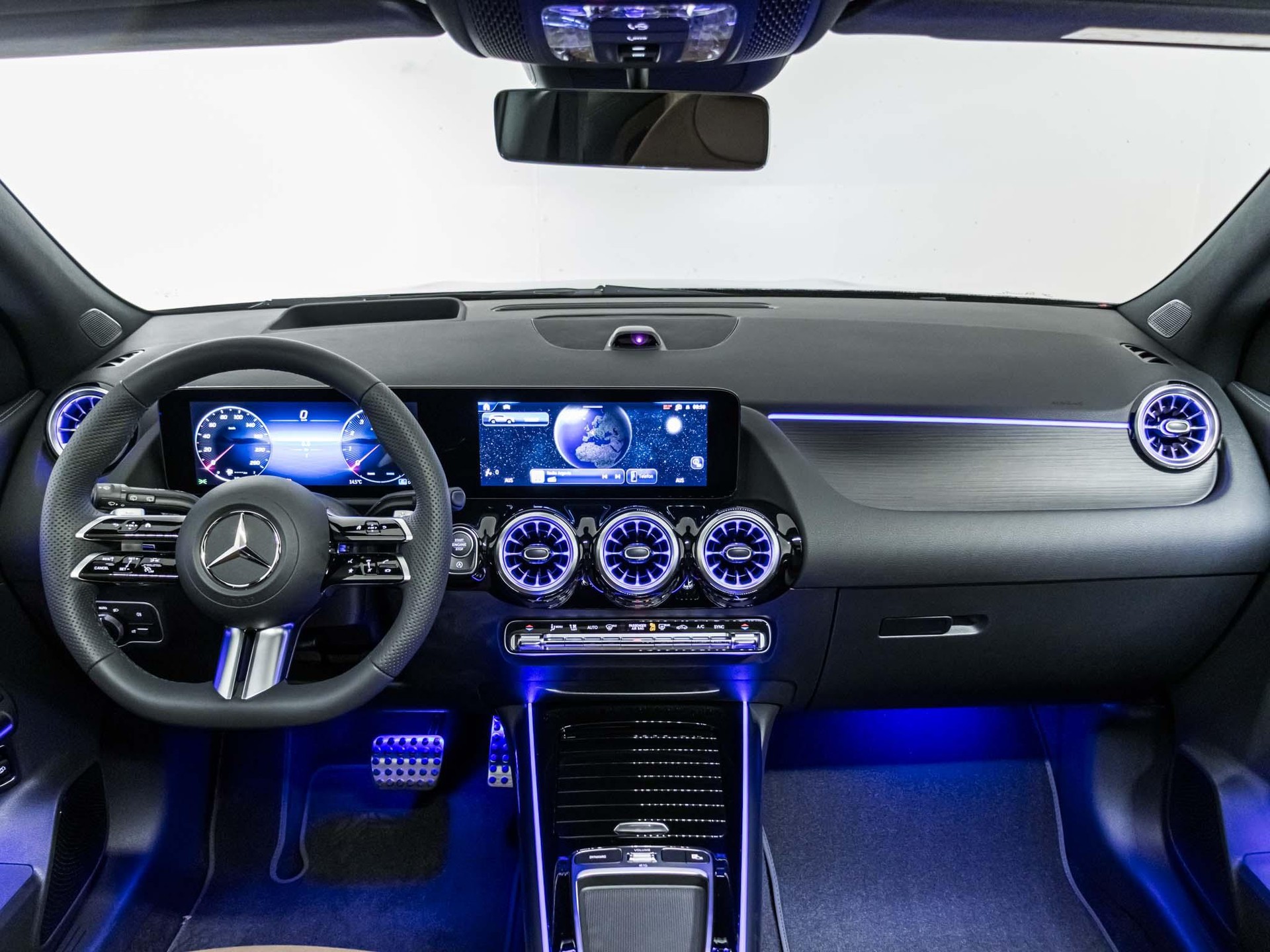 MERCEDES-BENZ GLA 200 Night Star-image-11