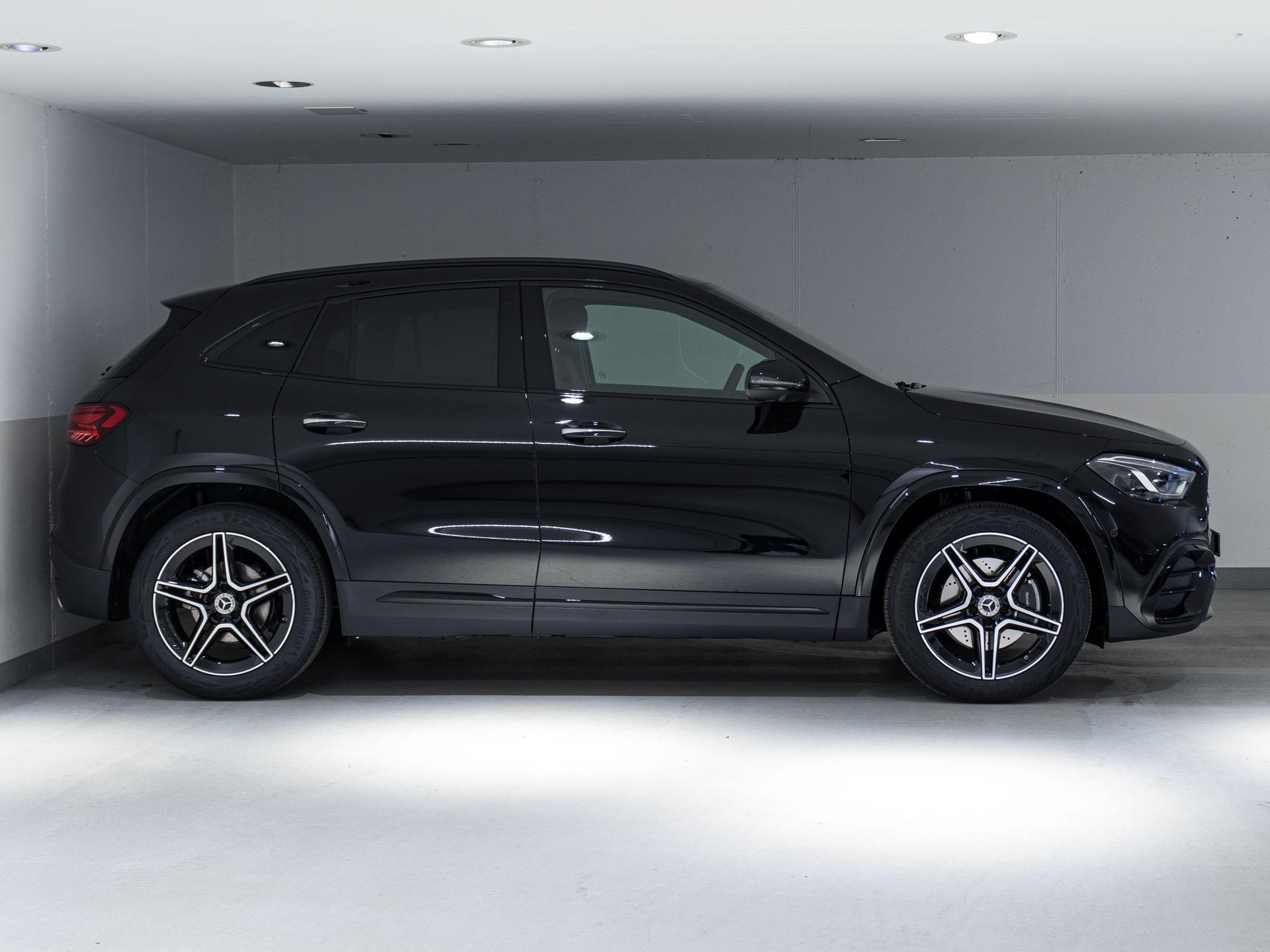 MERCEDES-BENZ GLA 200 Night Star-image-1