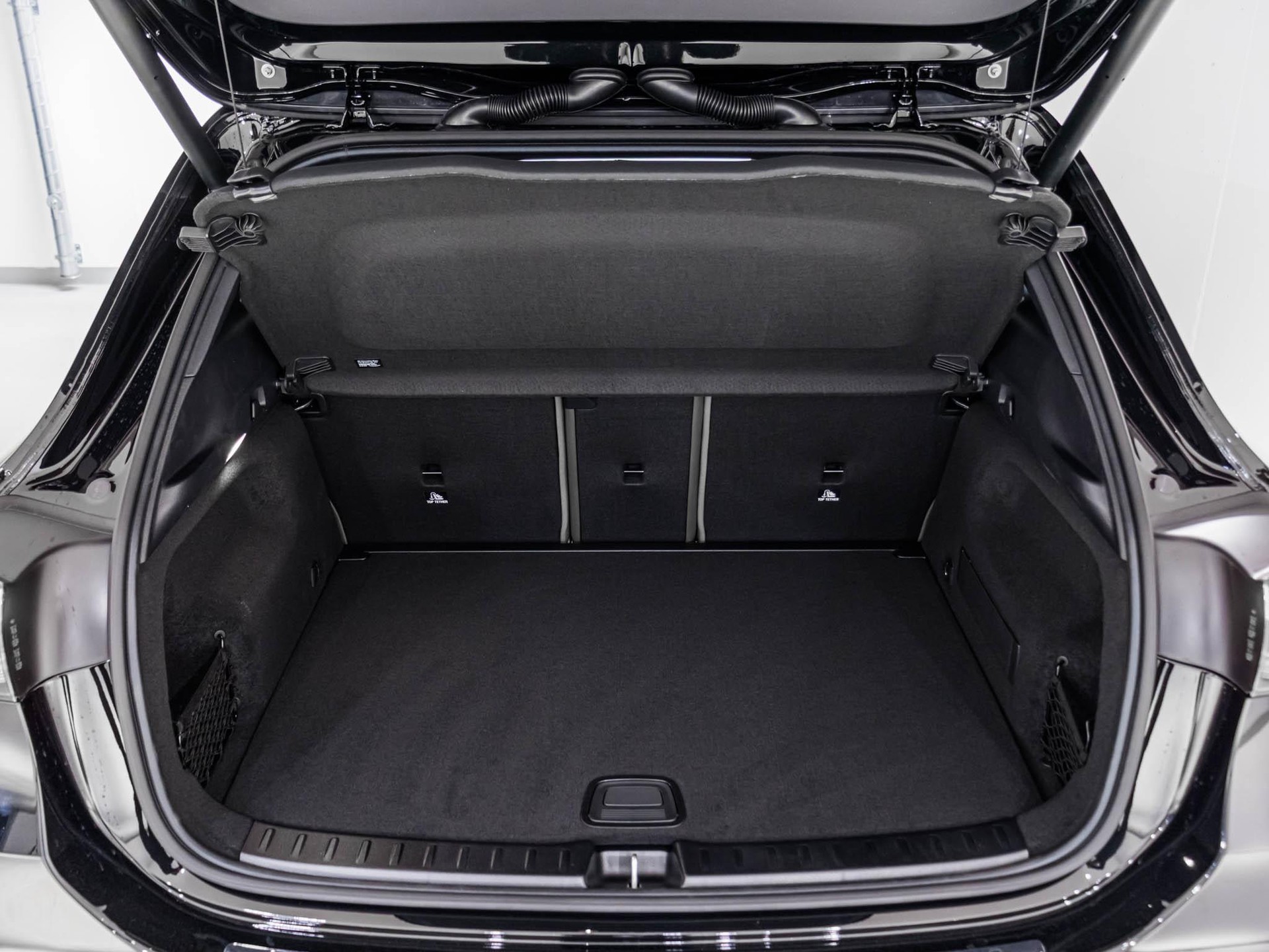 MERCEDES-BENZ GLA 200 Night Star-image-13