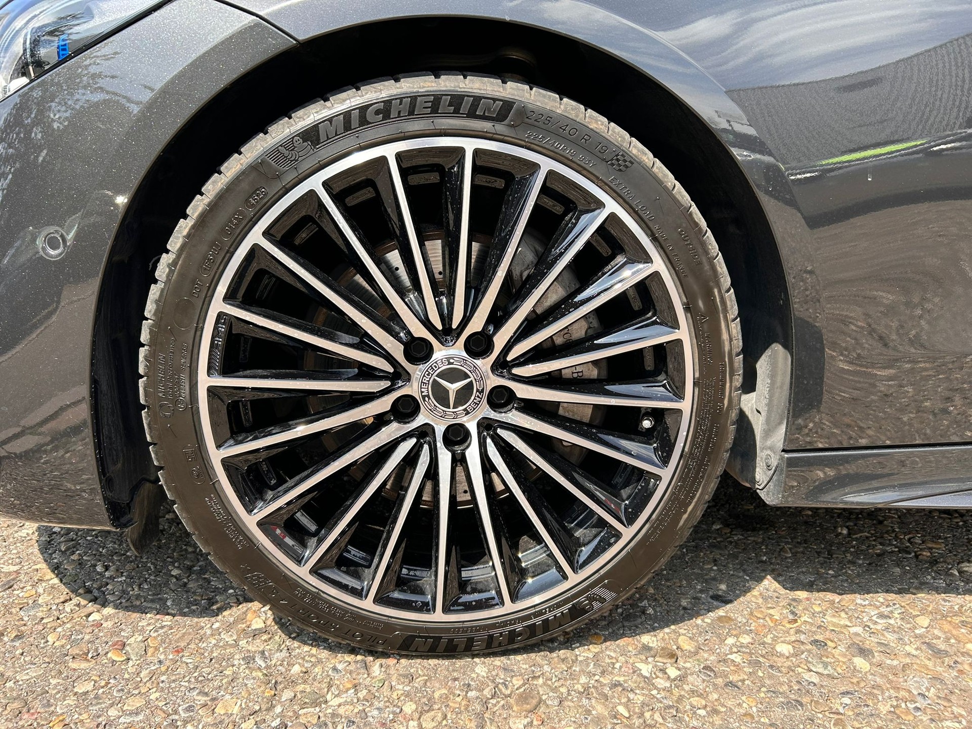 MERCEDES-BENZ C 220 d Swiss Star AMG Line 4matic Kombi-image-25