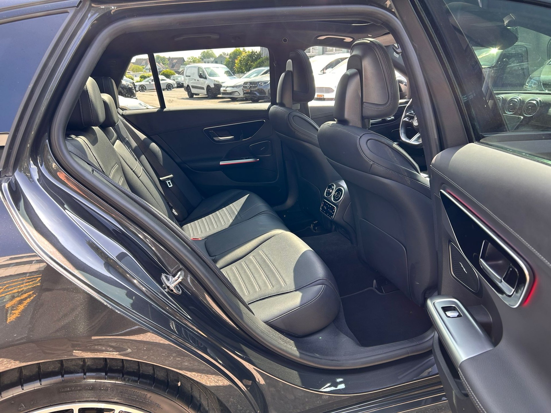 MERCEDES-BENZ C 220 d Swiss Star AMG Line 4matic Kombi-image-9