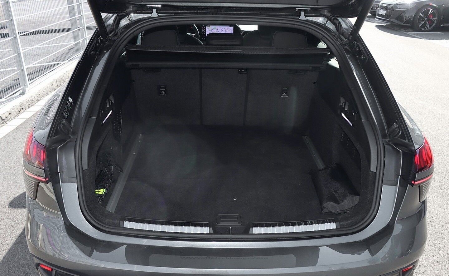 AUDI A6 Avant TDI quattro 150 kW S tronic-image-6
