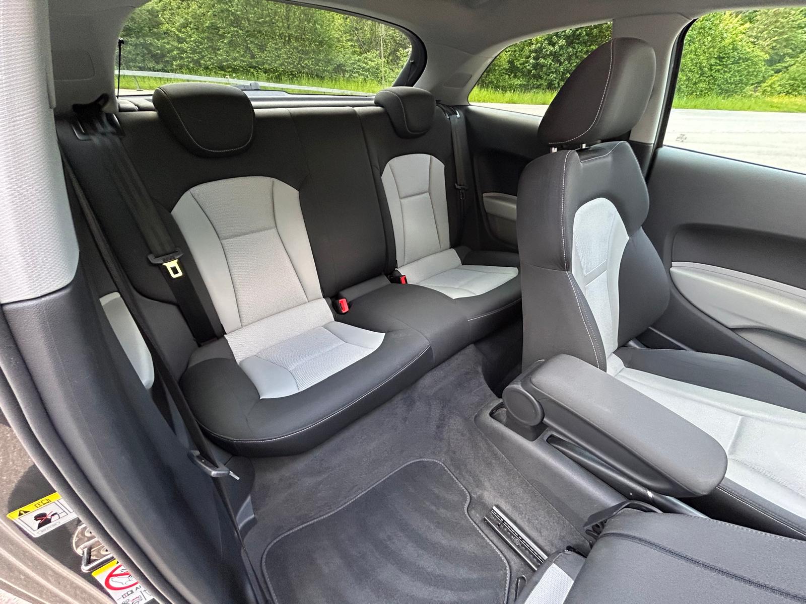 AUDI A1 1.4 TFSI Ambition S-tronic-image-11