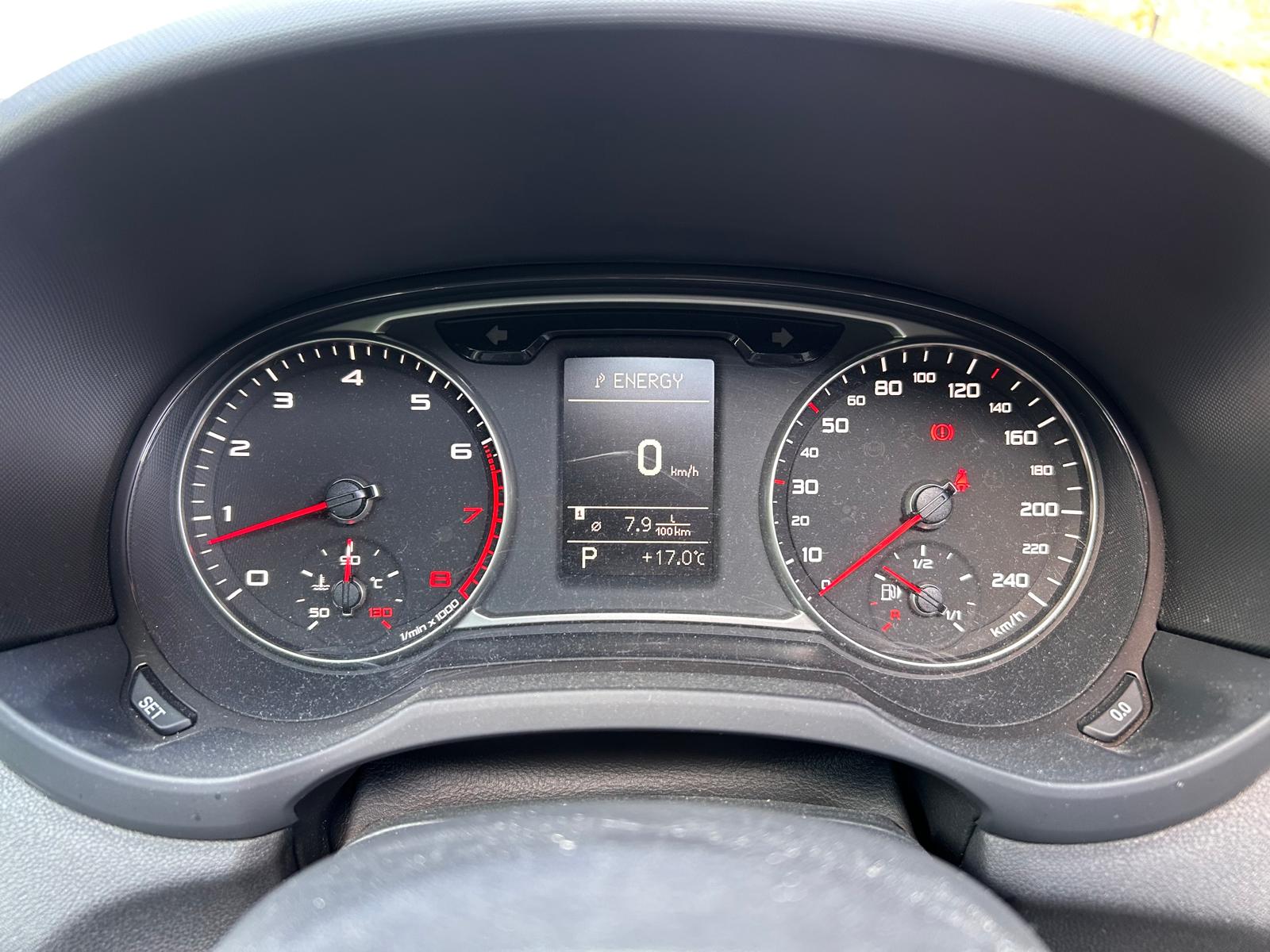 AUDI A1 1.4 TFSI Ambition S-tronic-image-18