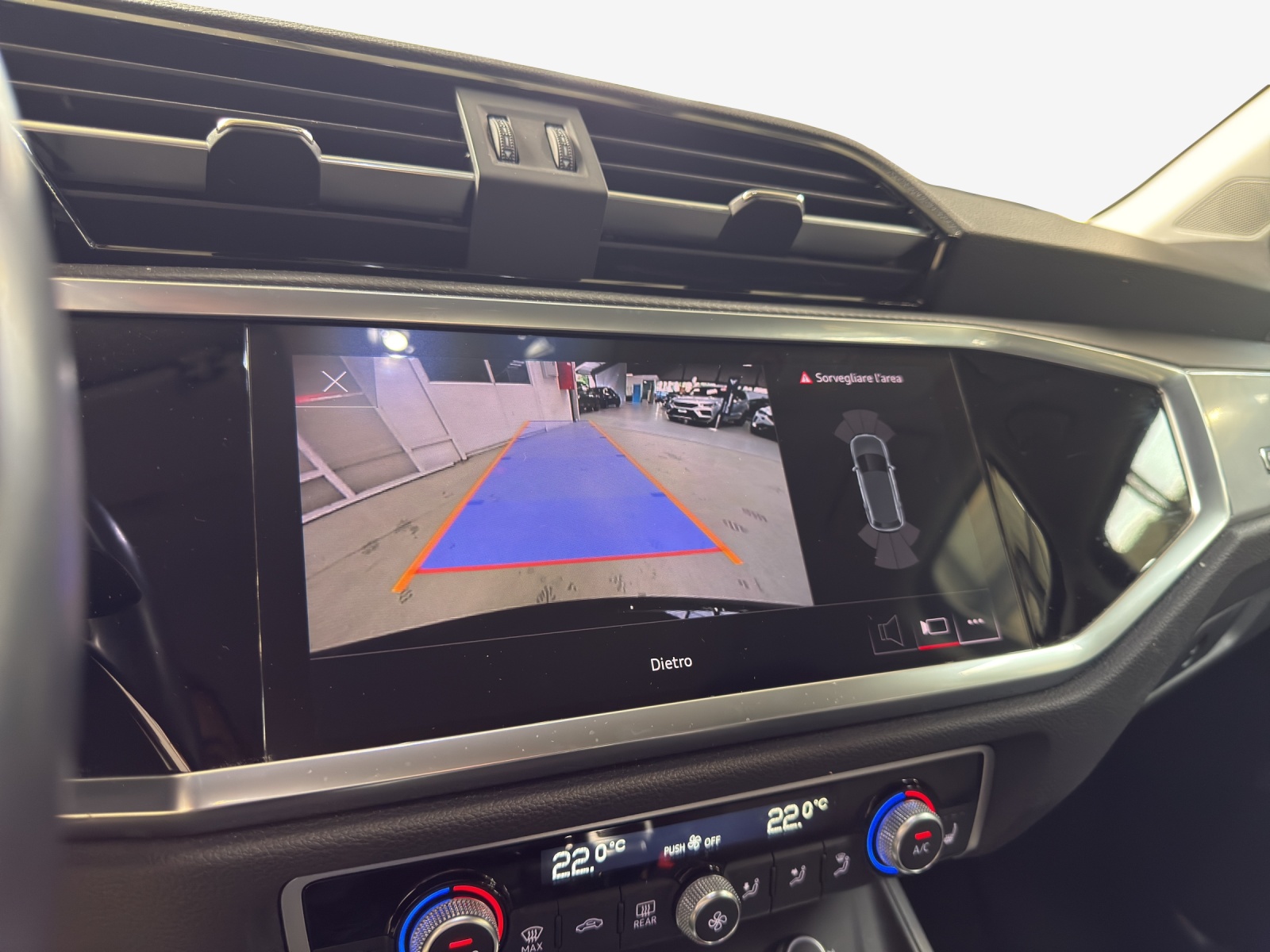 AUDI Q3 35 TFSI Attraction S-tronic-image-14