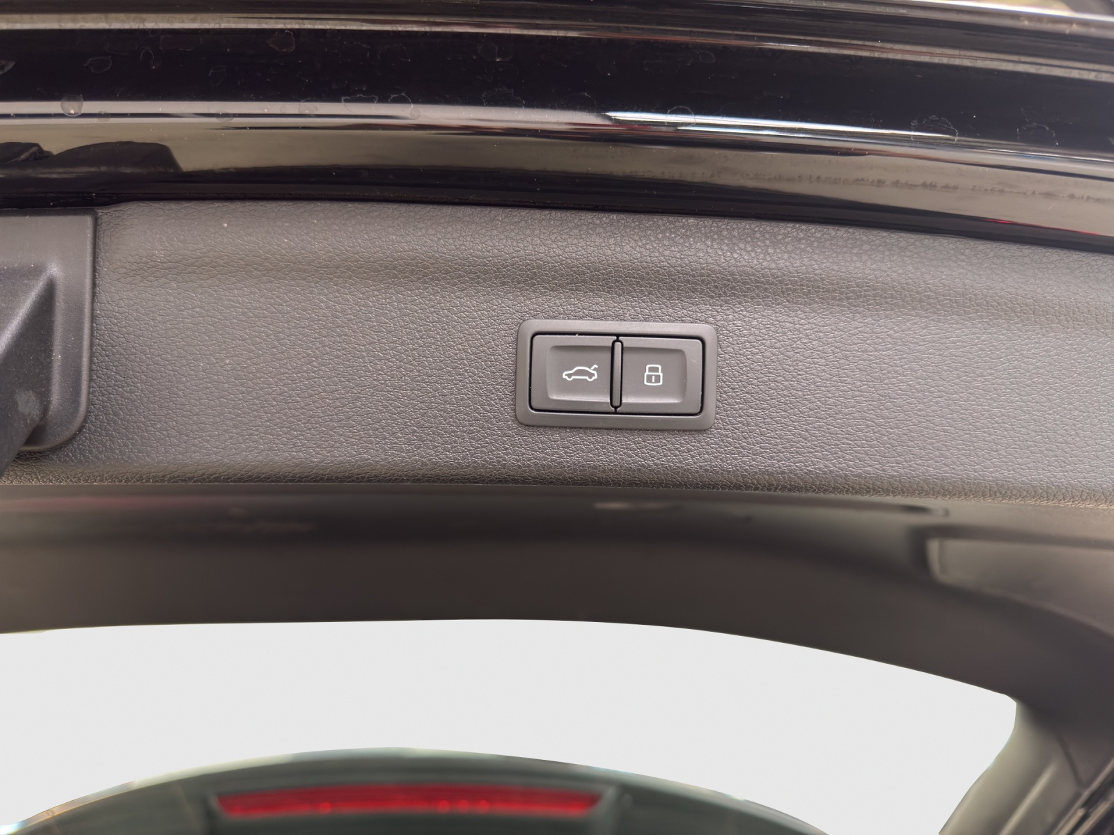 AUDI Q3 35 TFSI Attraction S-tronic-image-13